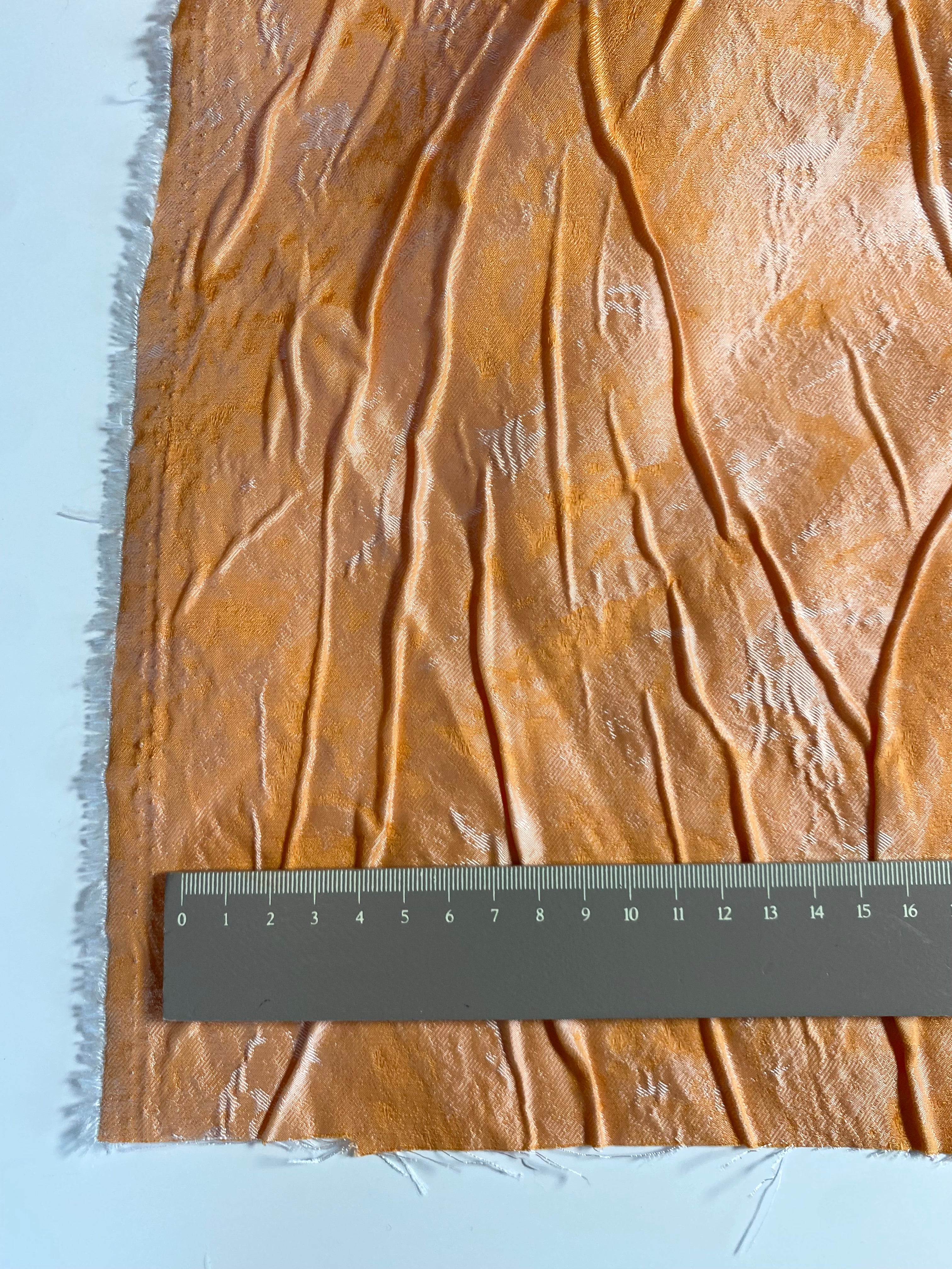 092MX. Silk blend brocade cloqué.