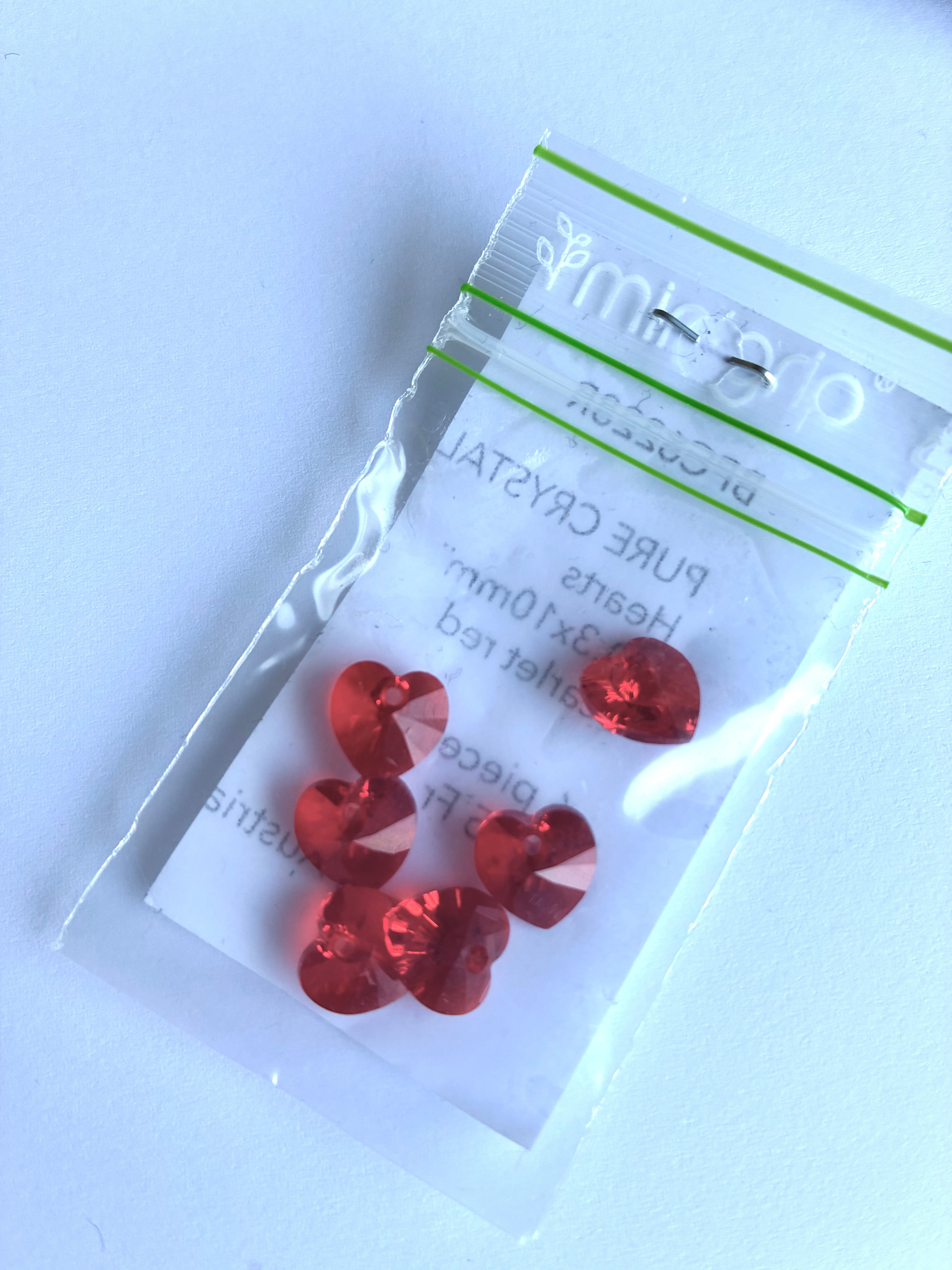 6228. Pure Crystal hearts. 10.3x10mm. Red