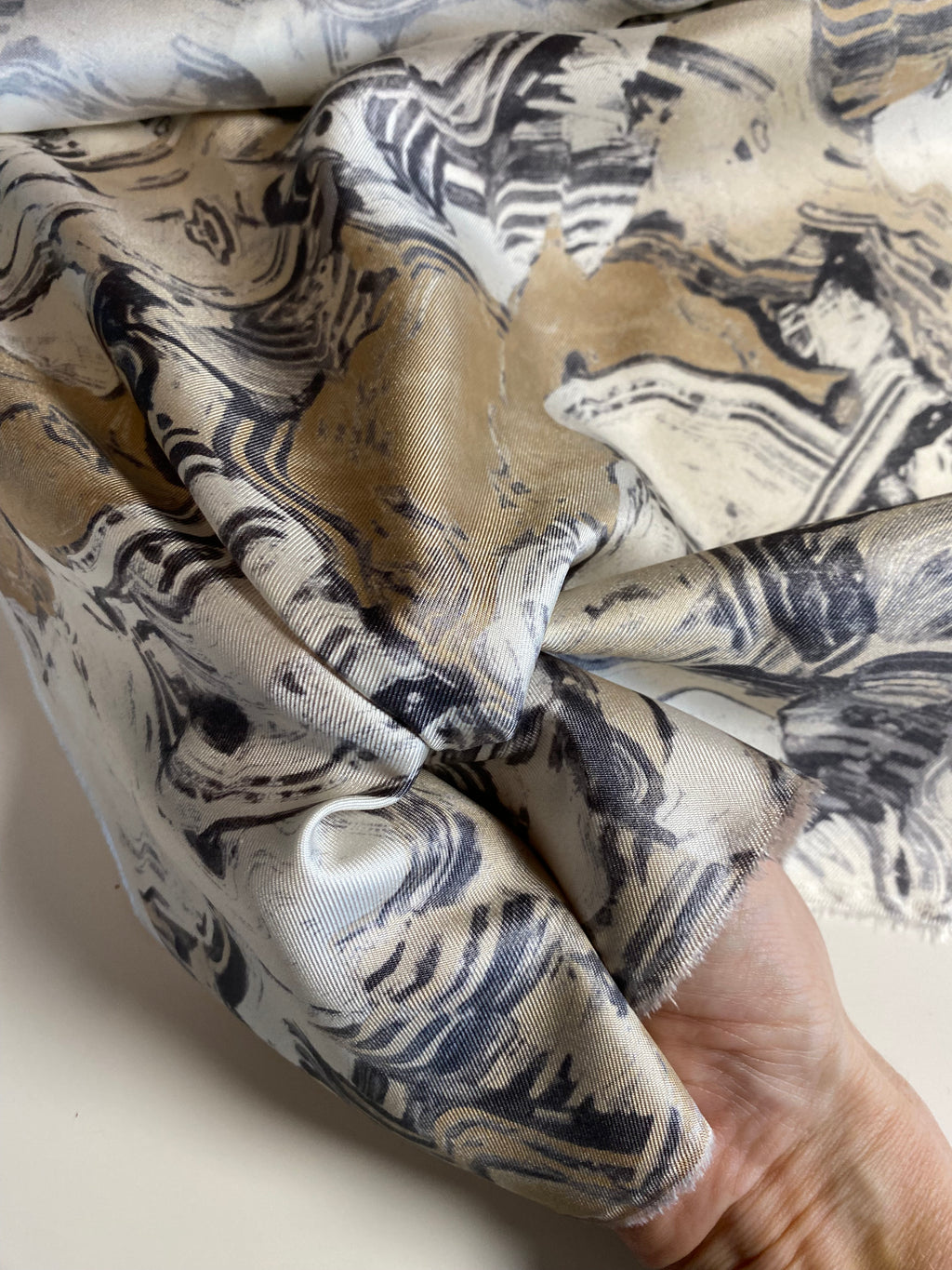 096S. Mulberry silk. 110g/m2.