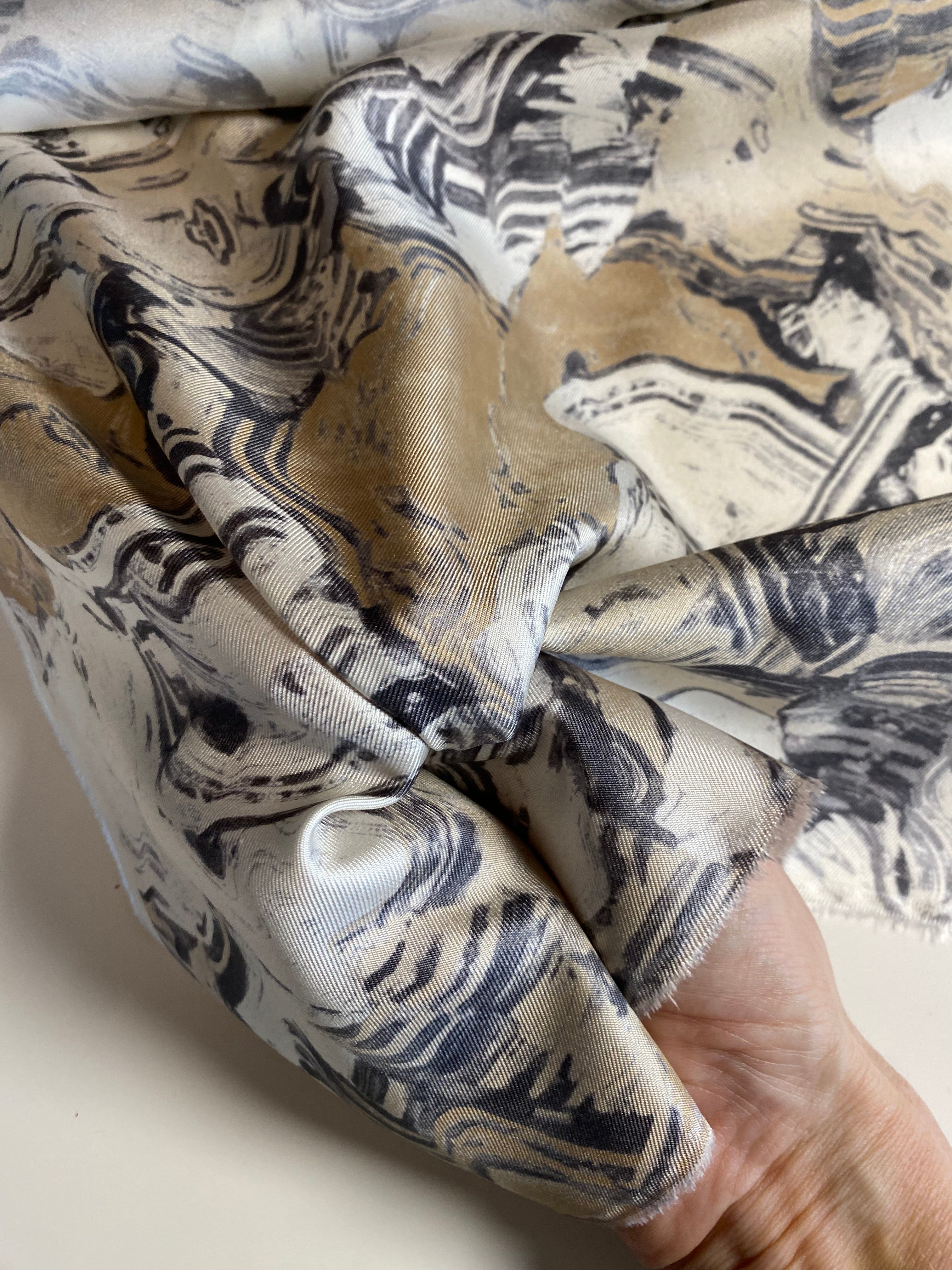 096S. Mulberry silk. 110g/m2.