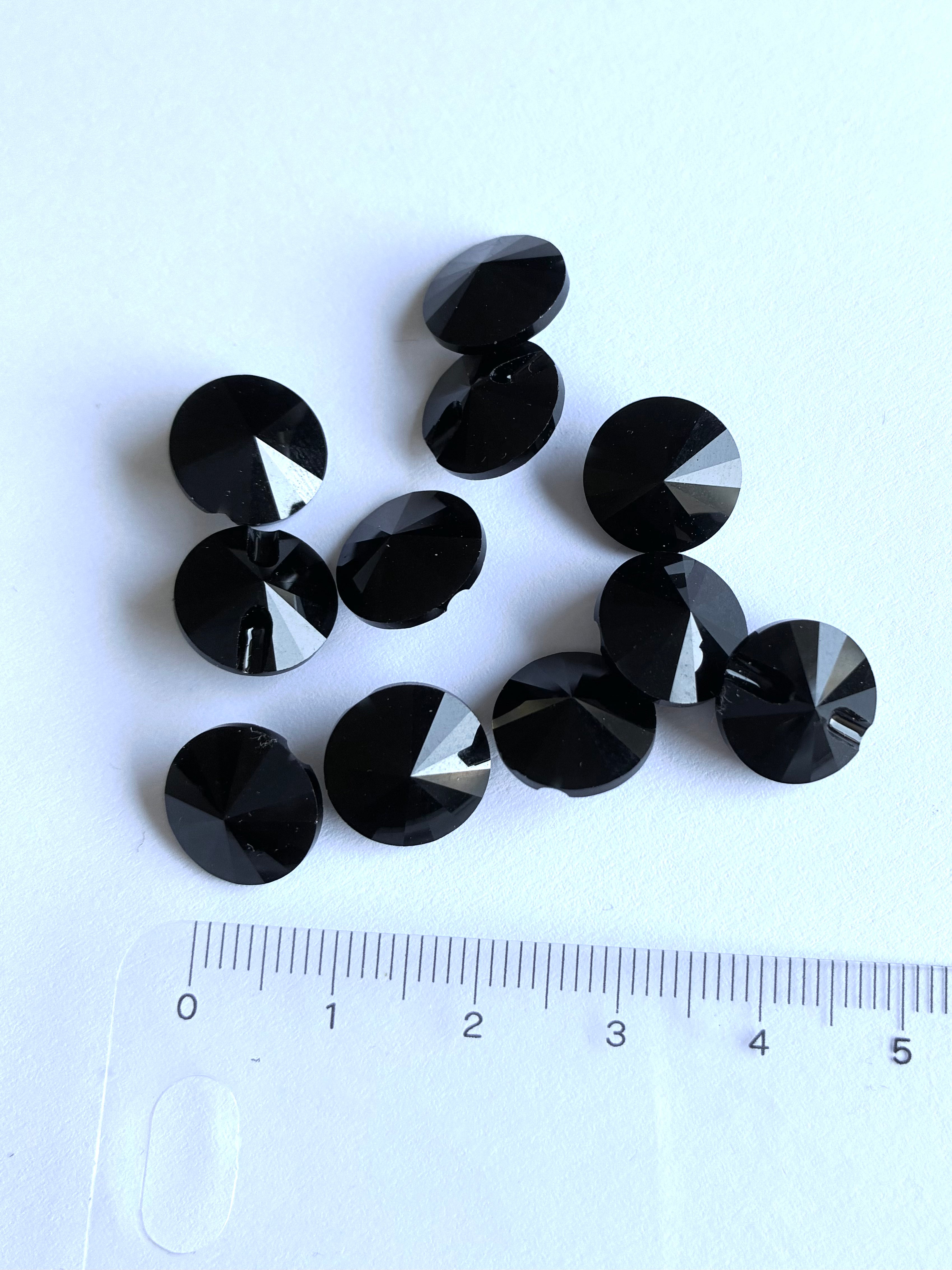 3016. Crystal round button 10 mm.