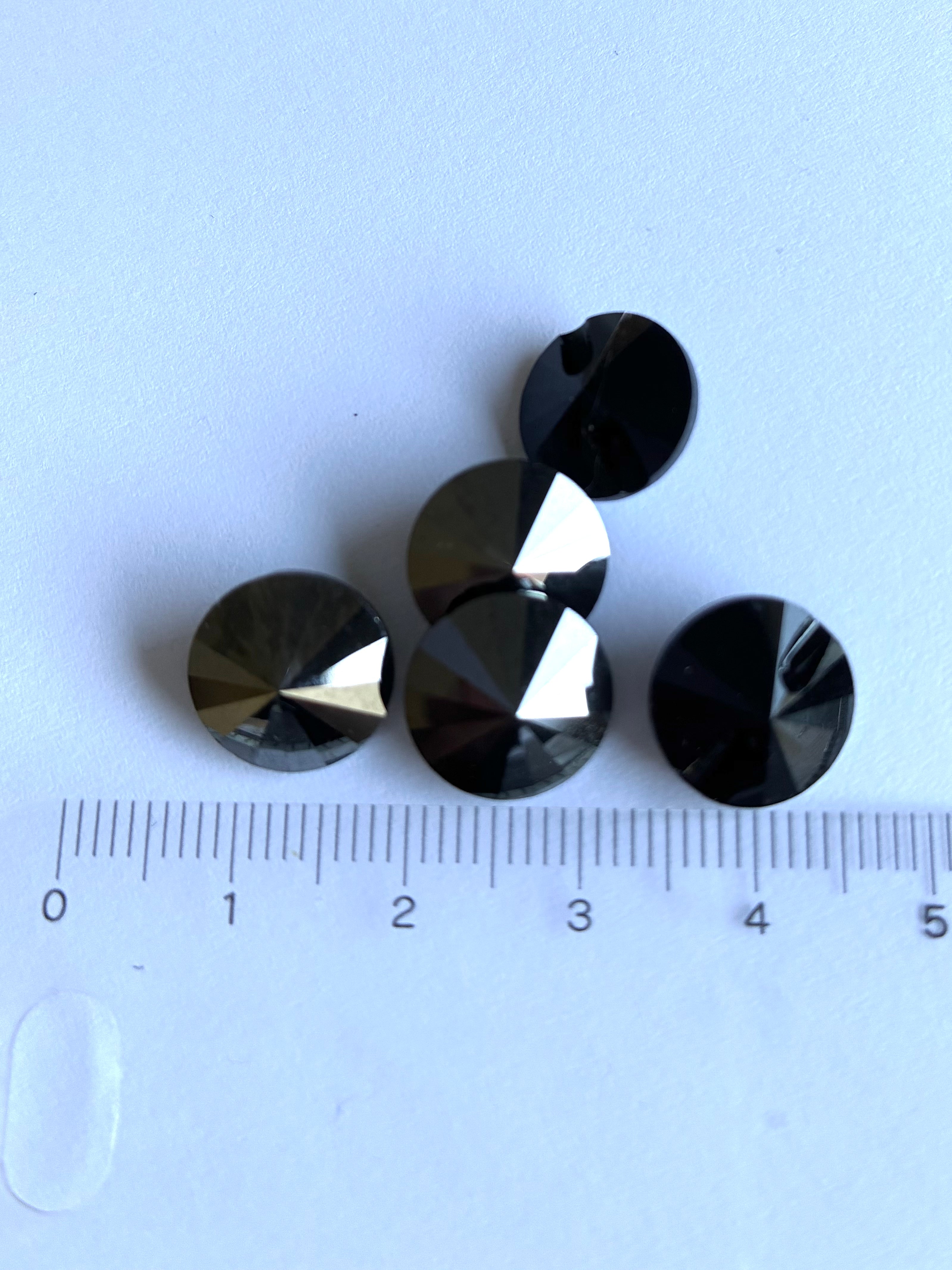 30179.  Round button 12 mm.