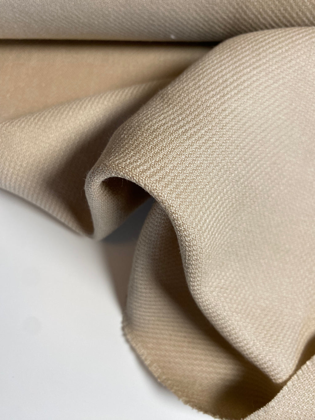 099VWP. Wool blend twill. 250g/m2.