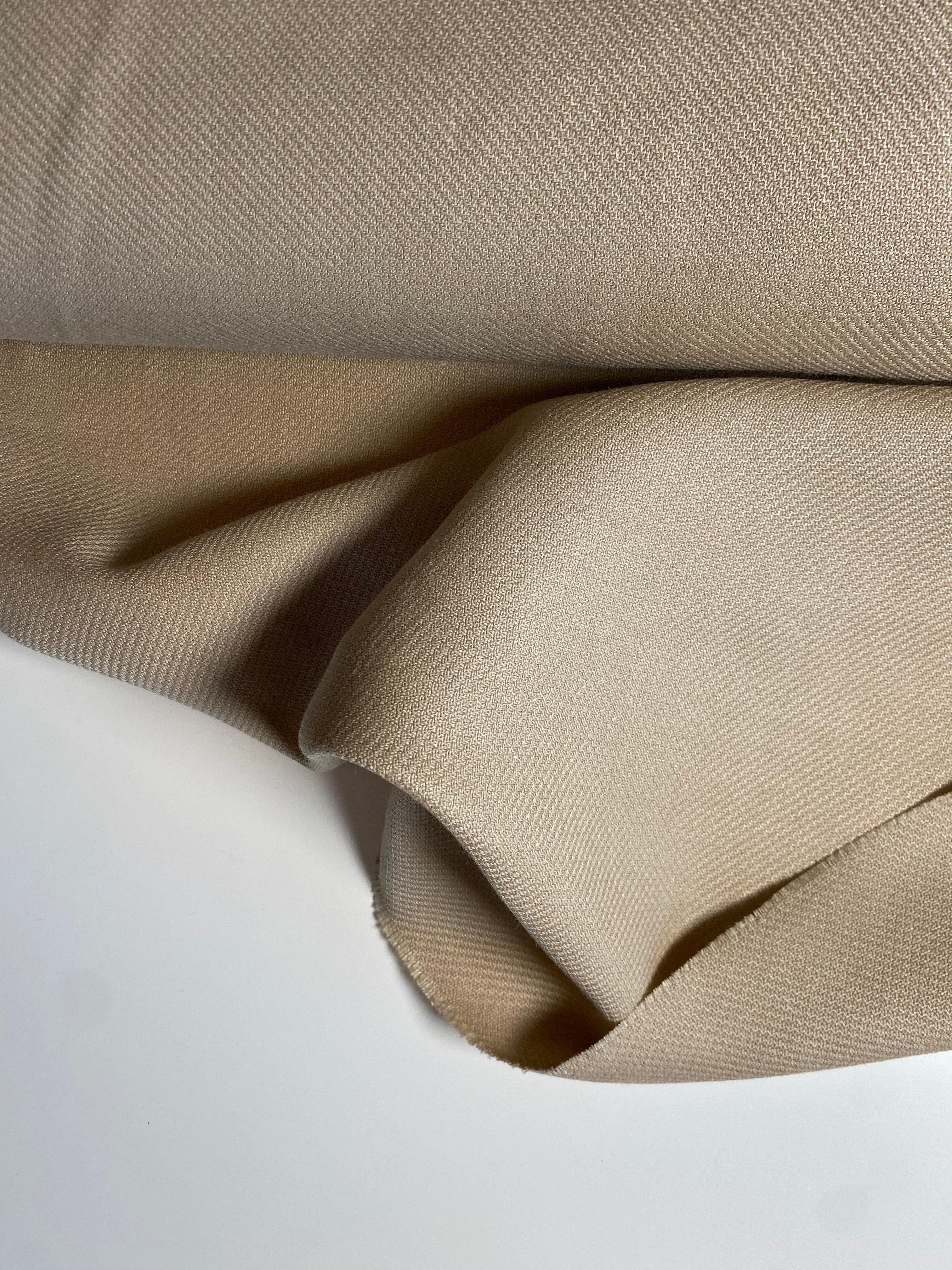 099VWP. Wool blend twill. 250g/m2.