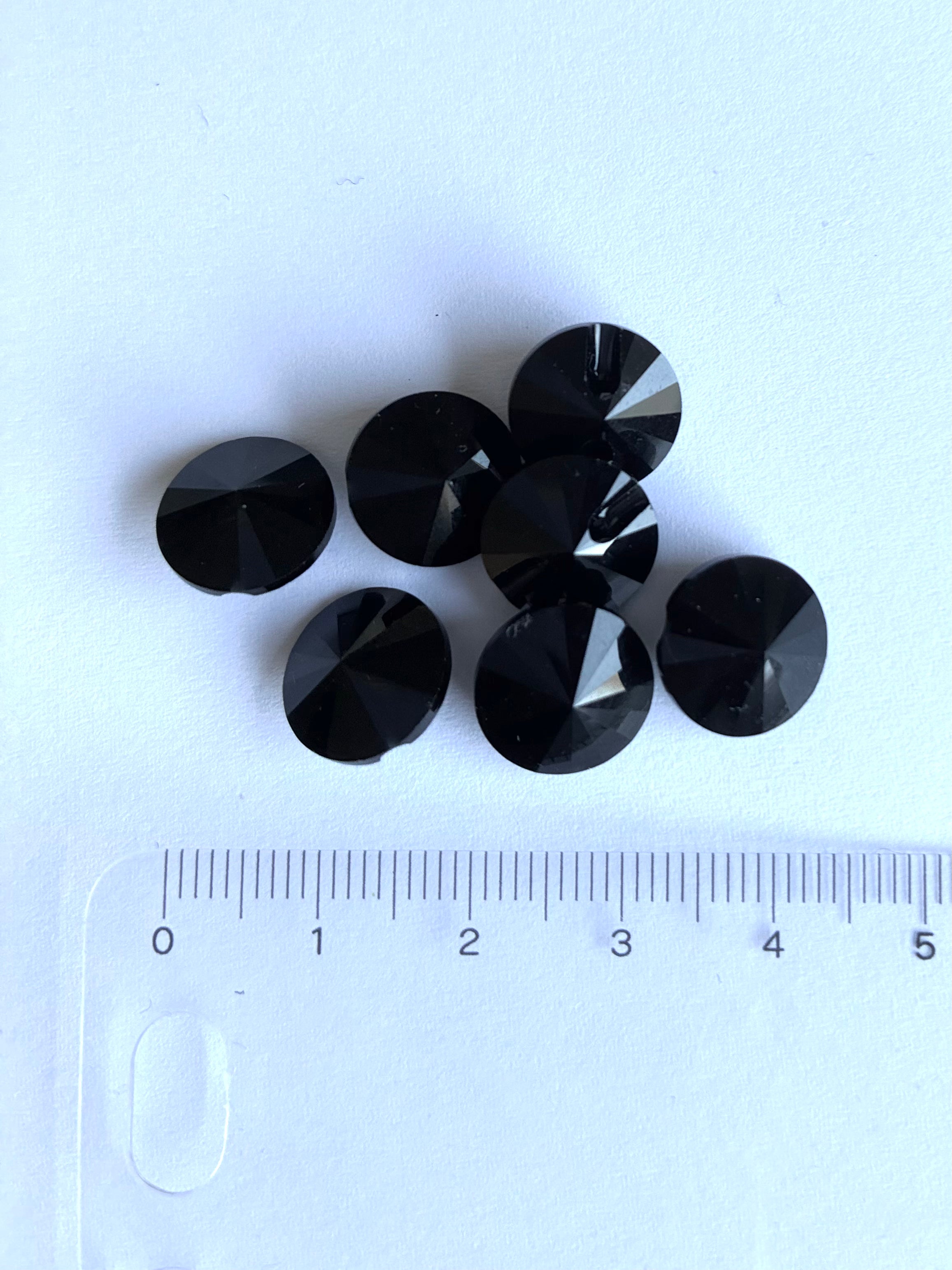 30179.  Round button 12 mm.