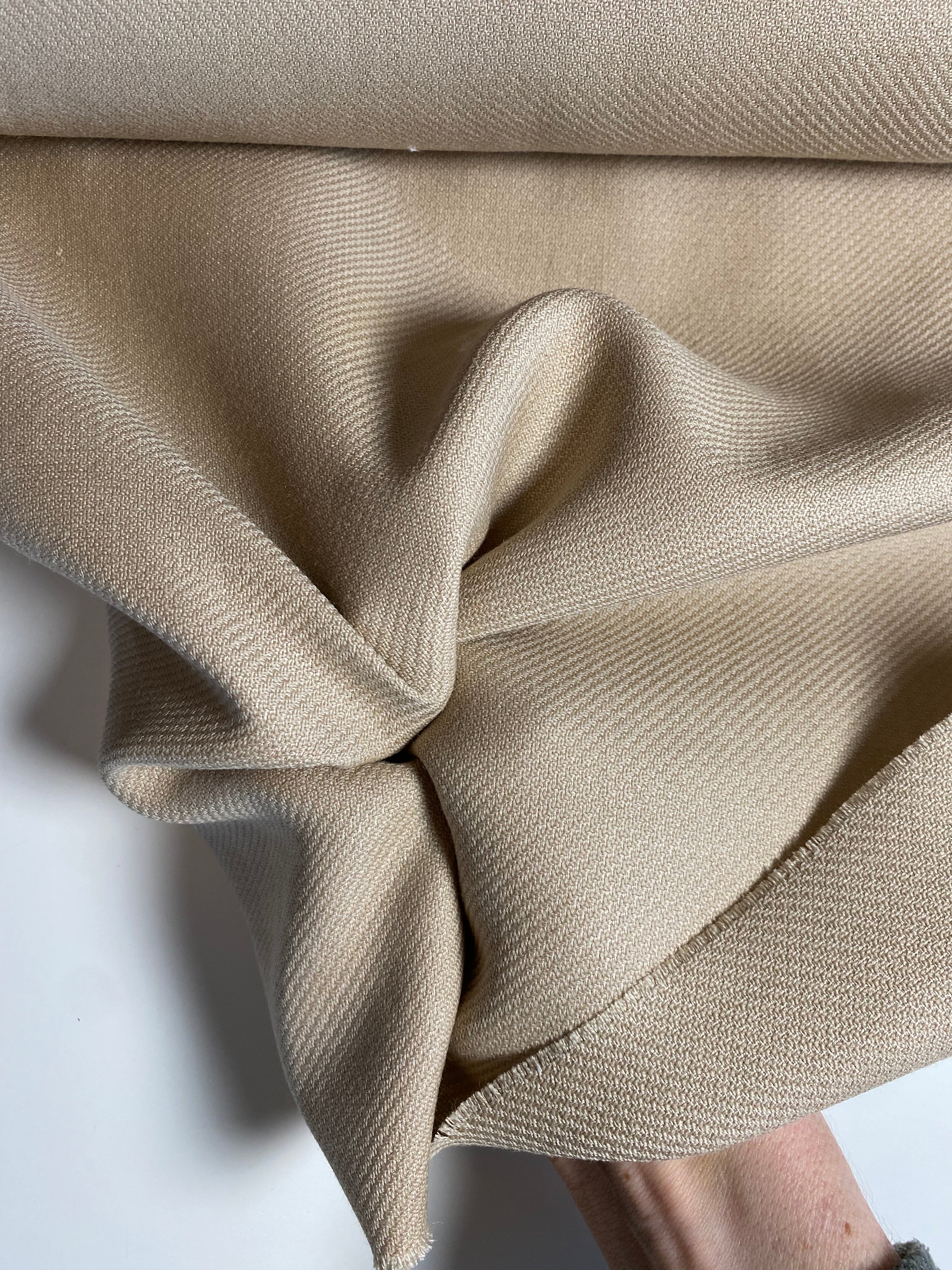 099VWP. Wool blend twill. 250g/m2.