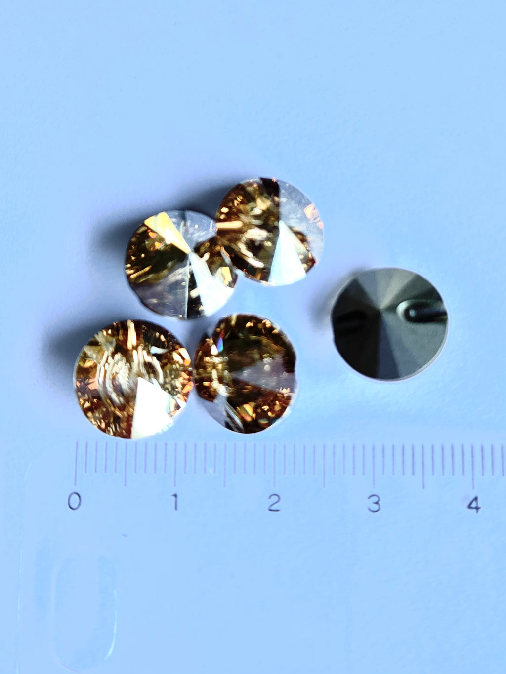 BPC3027. Bouton rond en cristal. 12 mm.