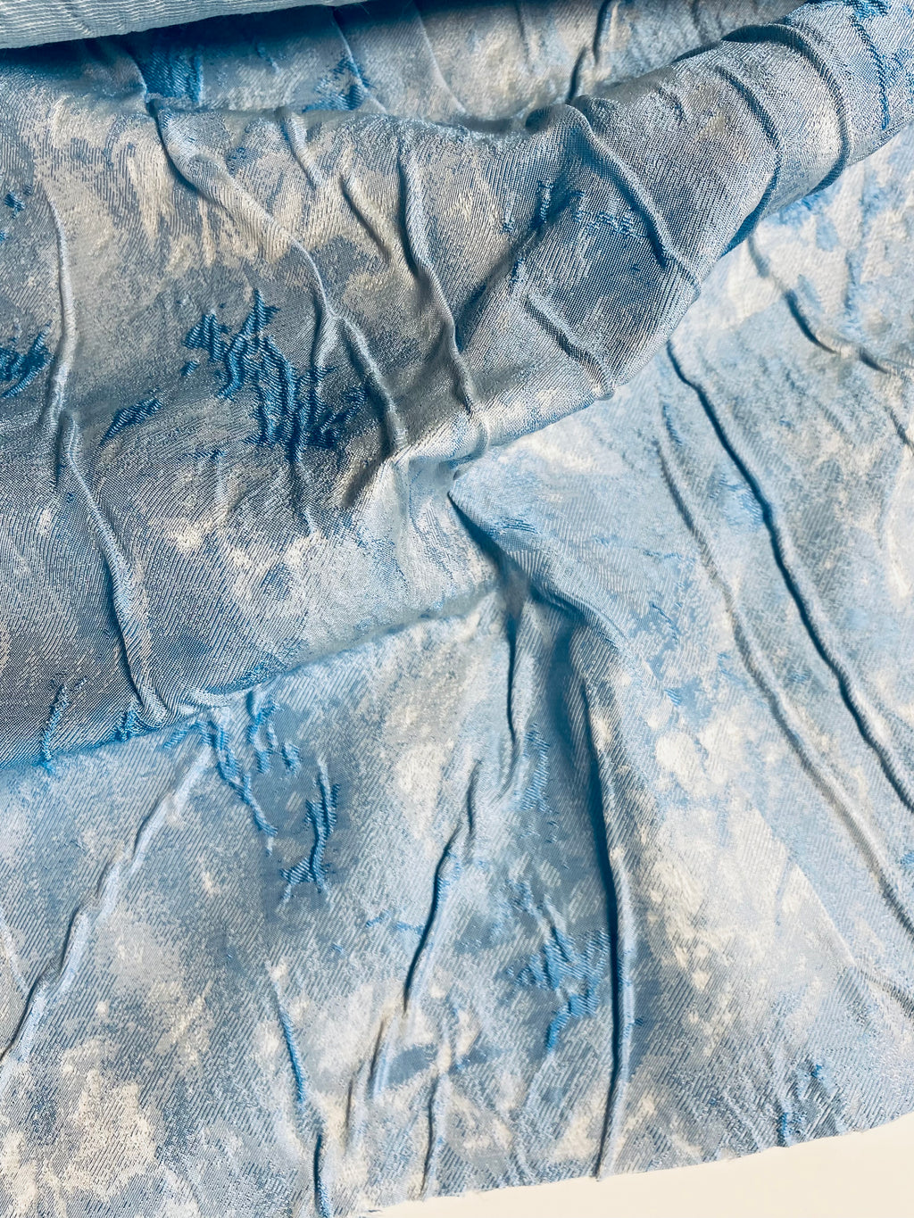 103MX. Silk blend brocade cloqué.