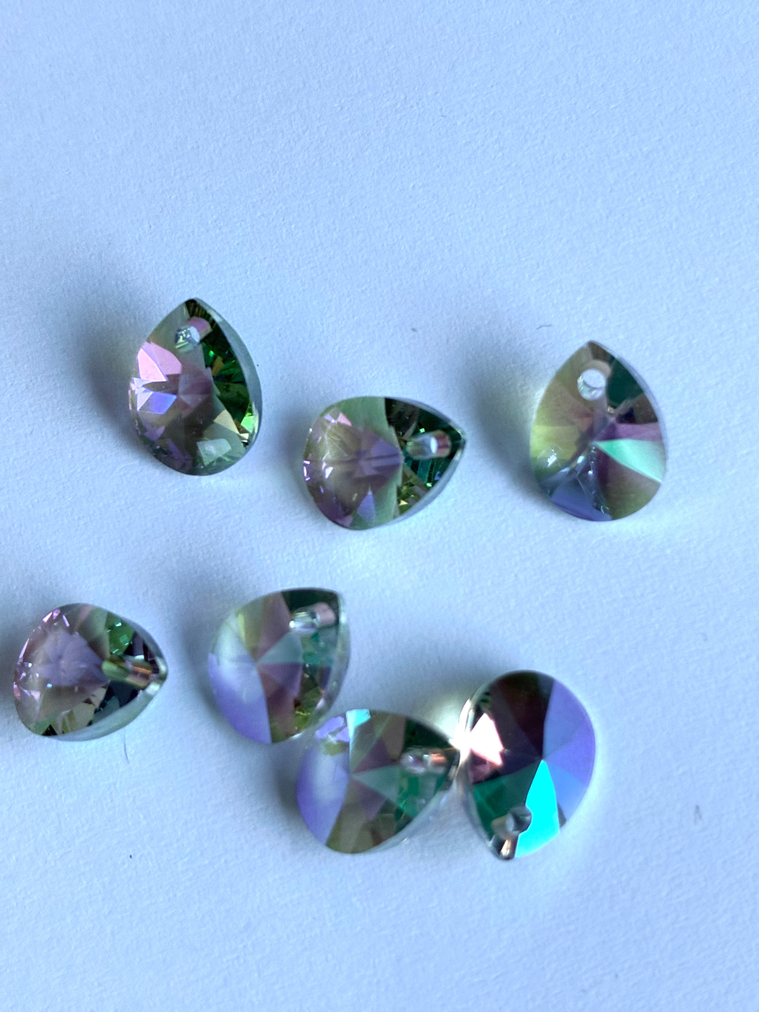 61283. Crystal drops 11x8mm.