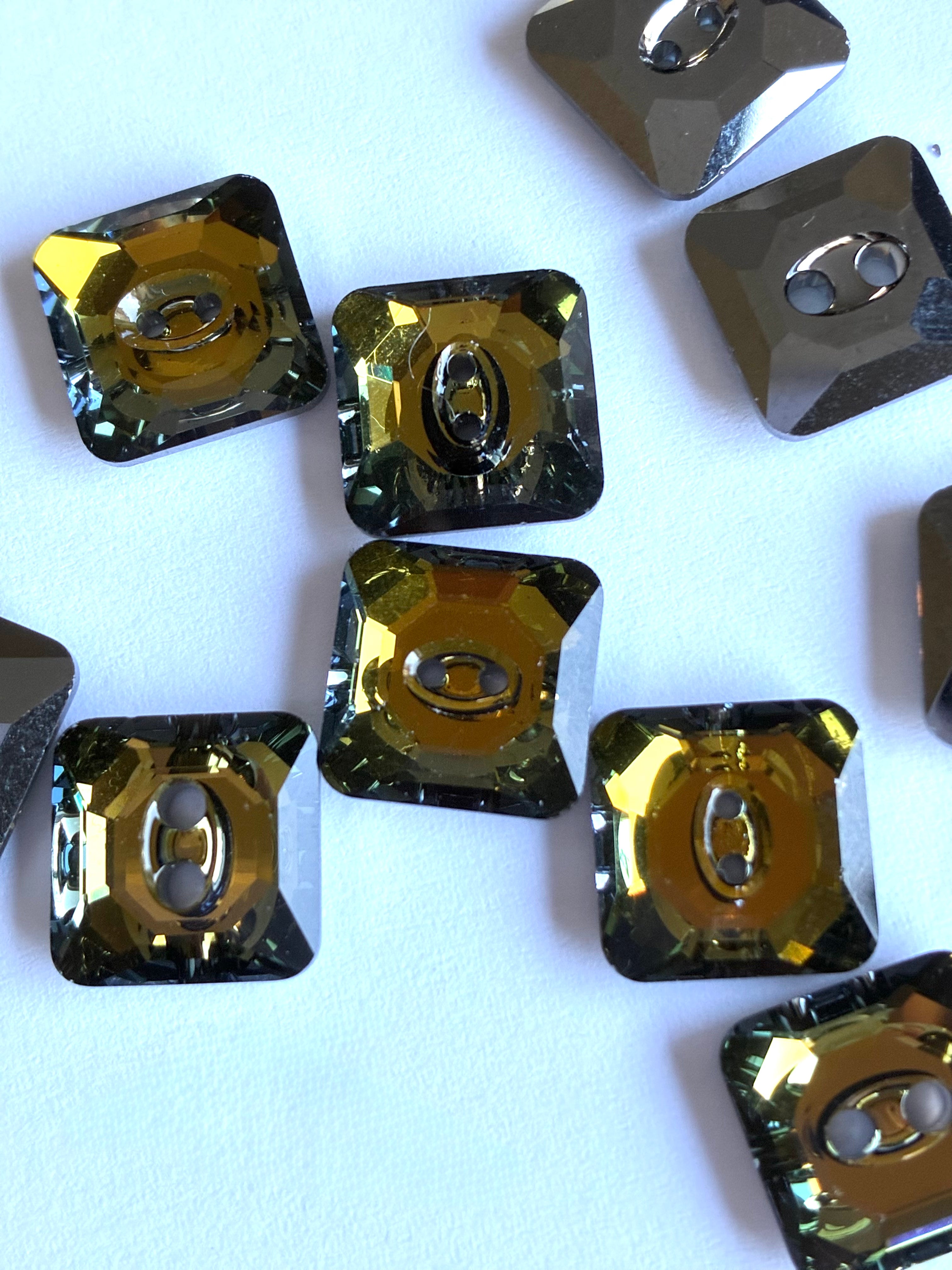 3024. Crystal square button 12mm.