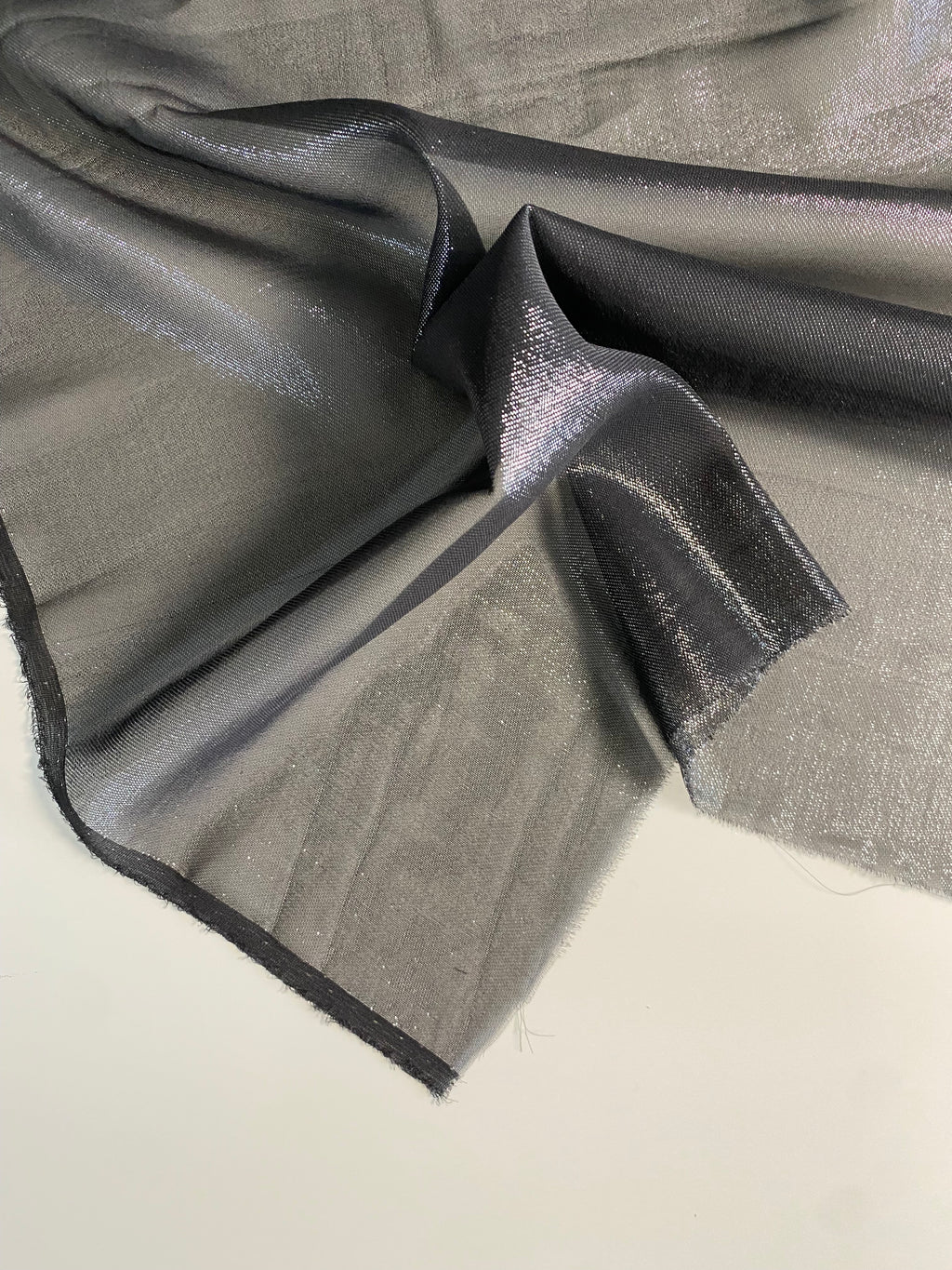 106SM. Thin silk lamé. 60g/m2.