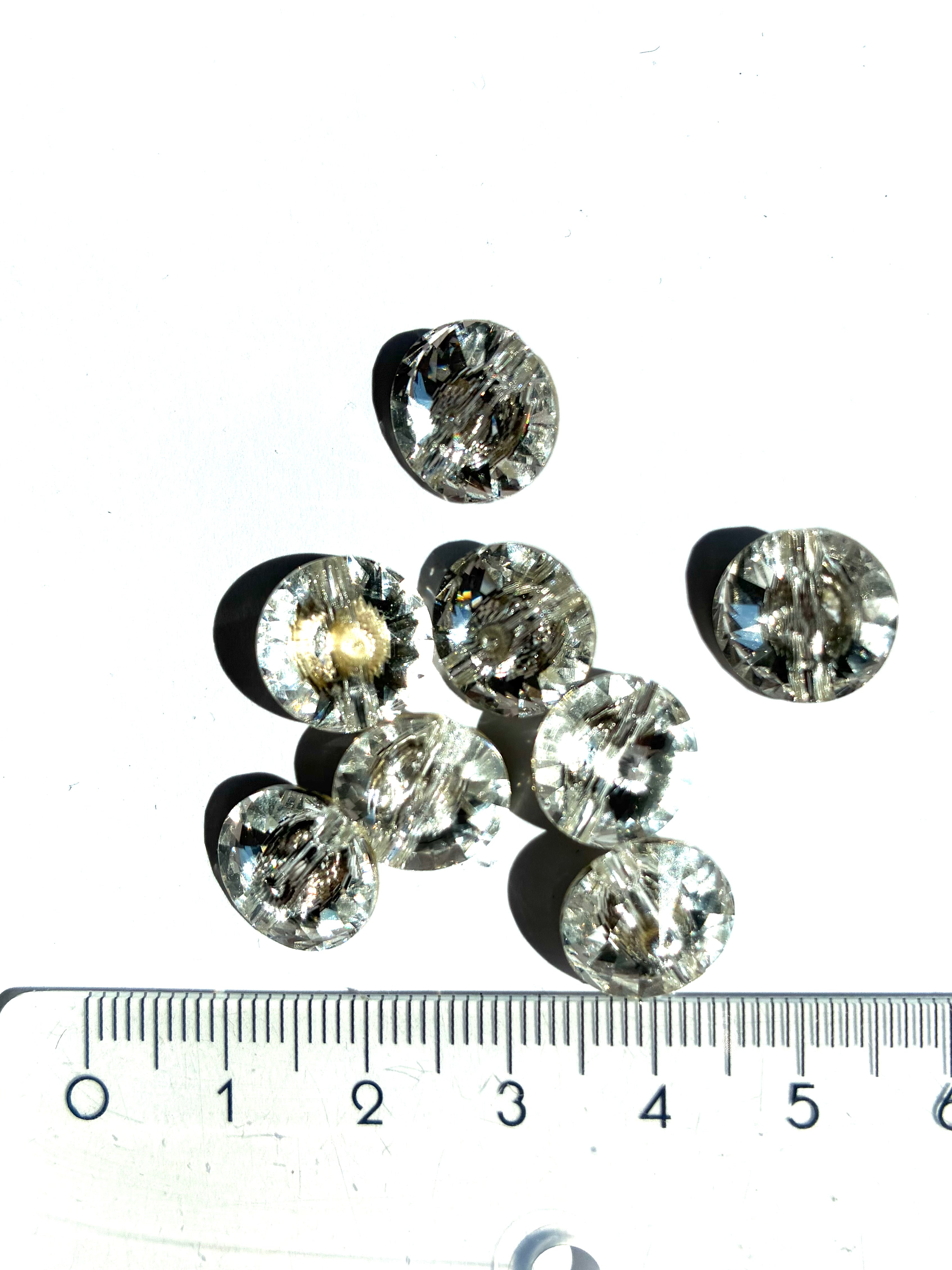 3017. Pure Crystal. Button. 12 mm.