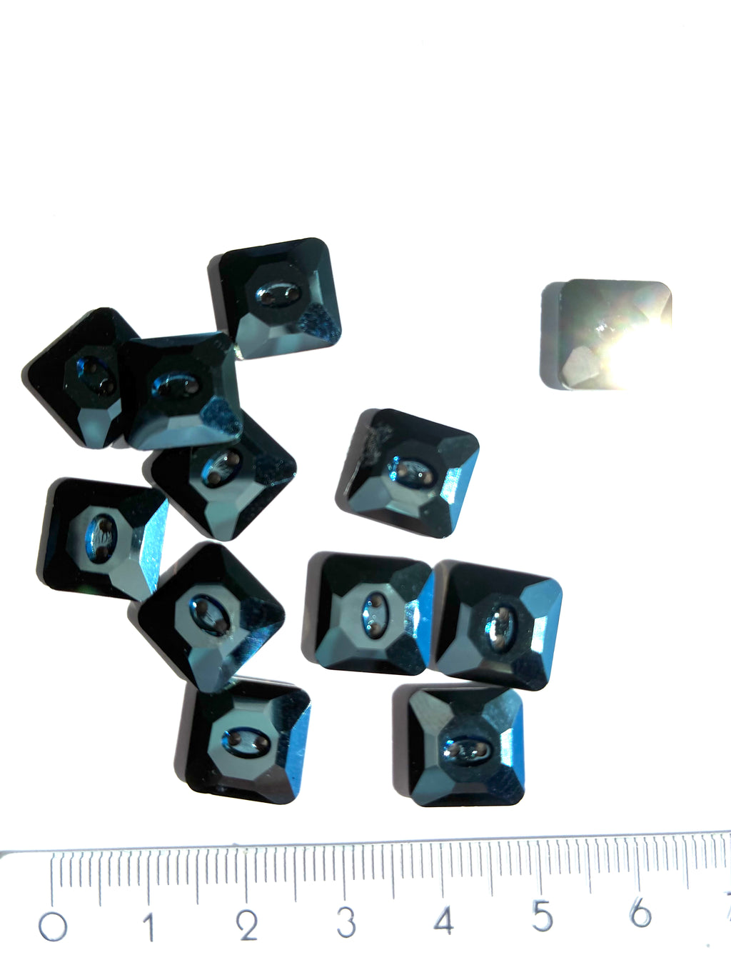 30151. Crystal square button 12mm.
