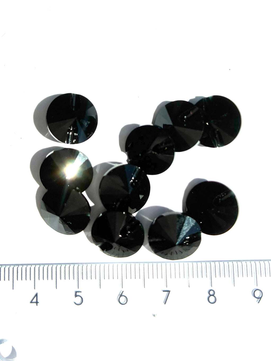 3016. Crystal round button 10 mm.