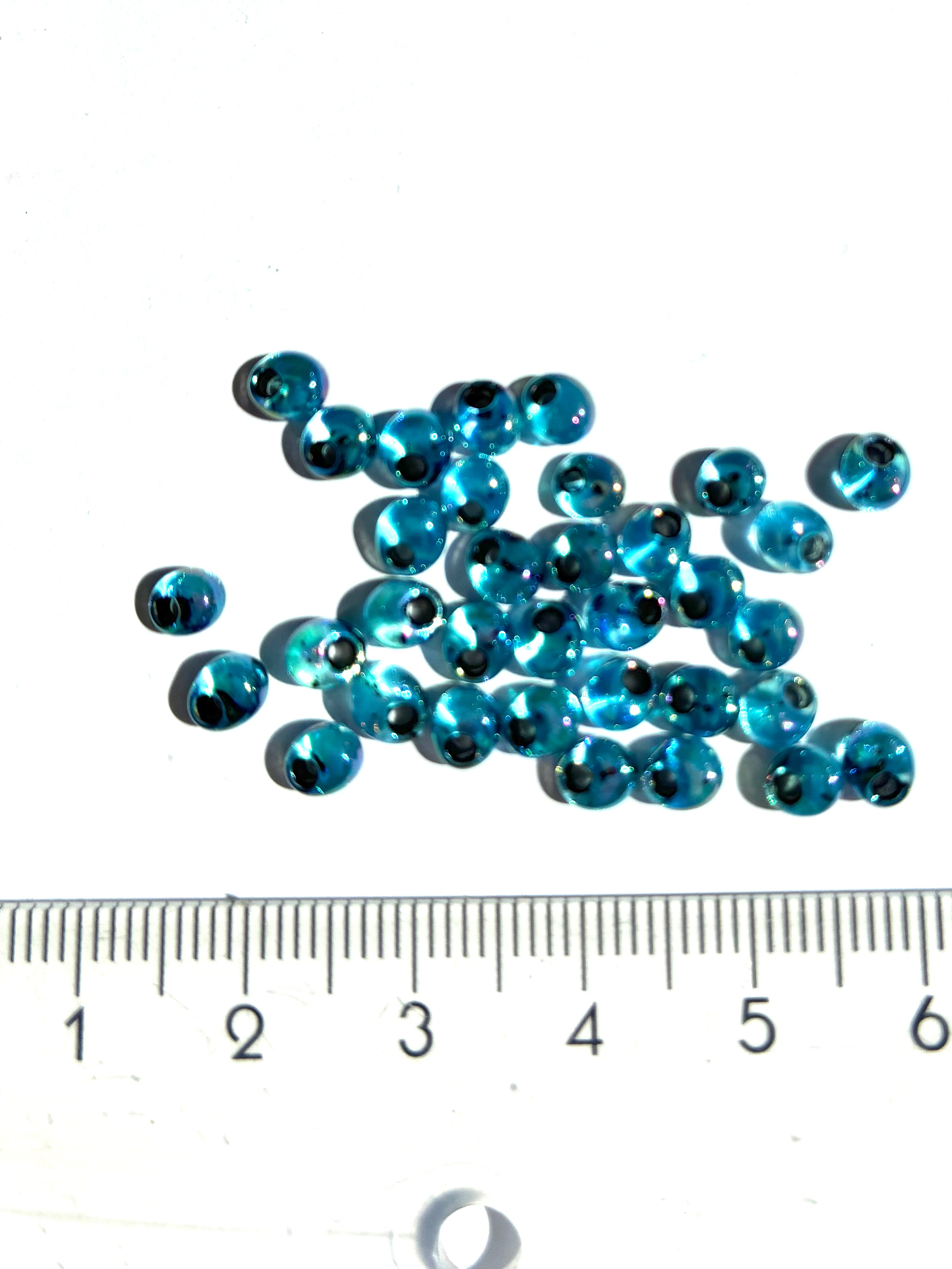 3391. Magatama glass beads 4mm.