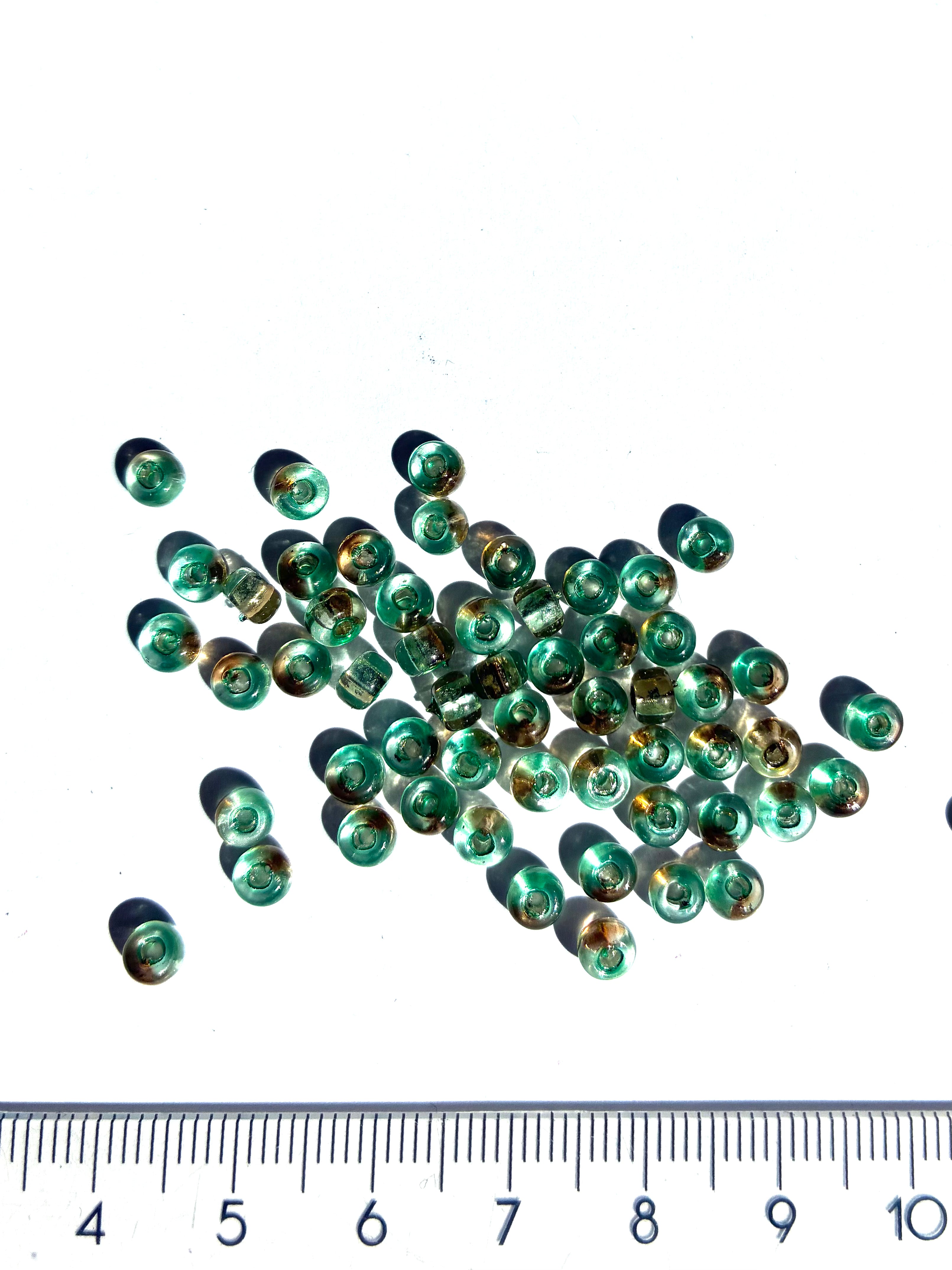 32821. Rococo glass beads 4 mm