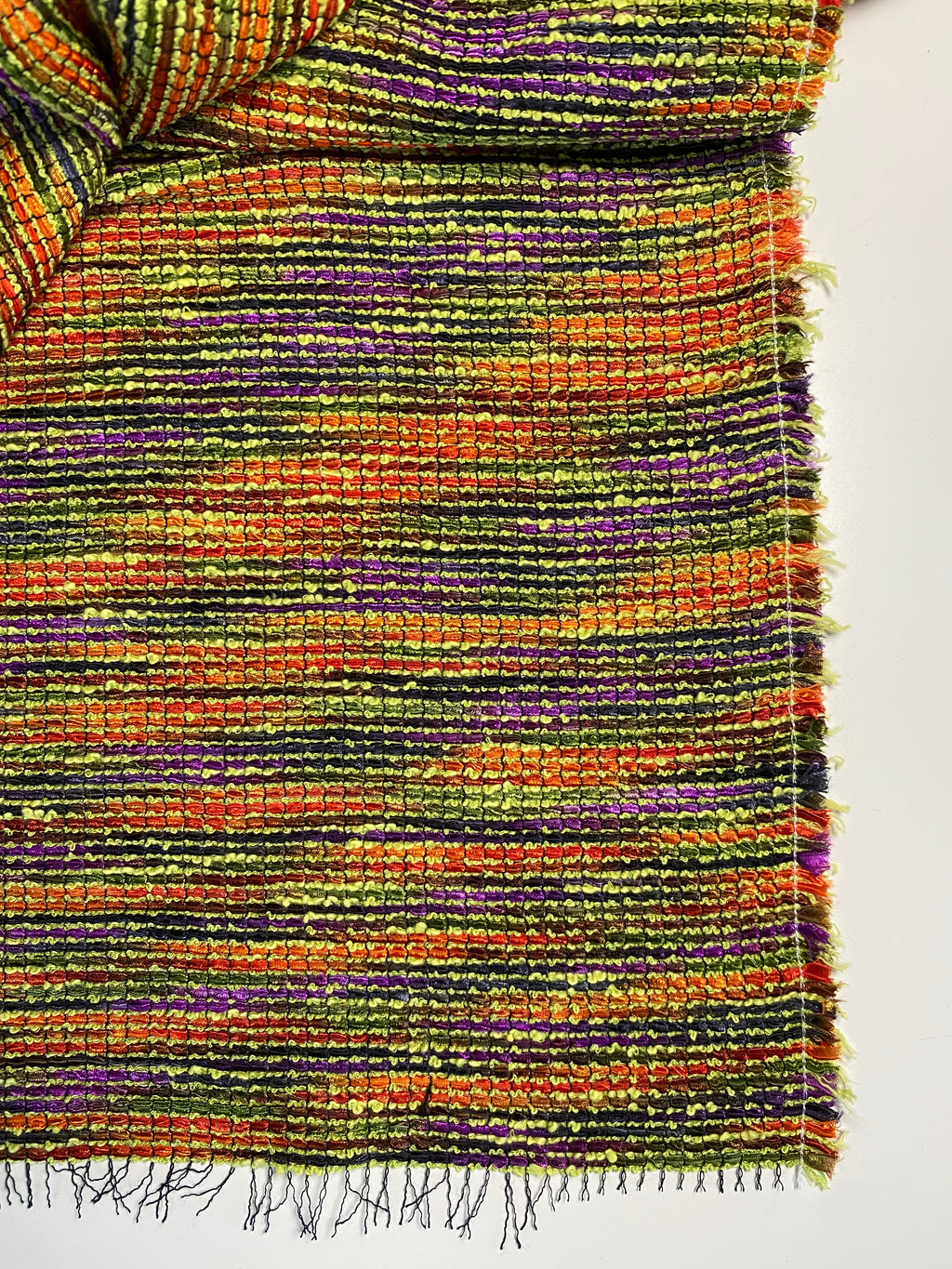 122MX. Thin tweed bouclé.