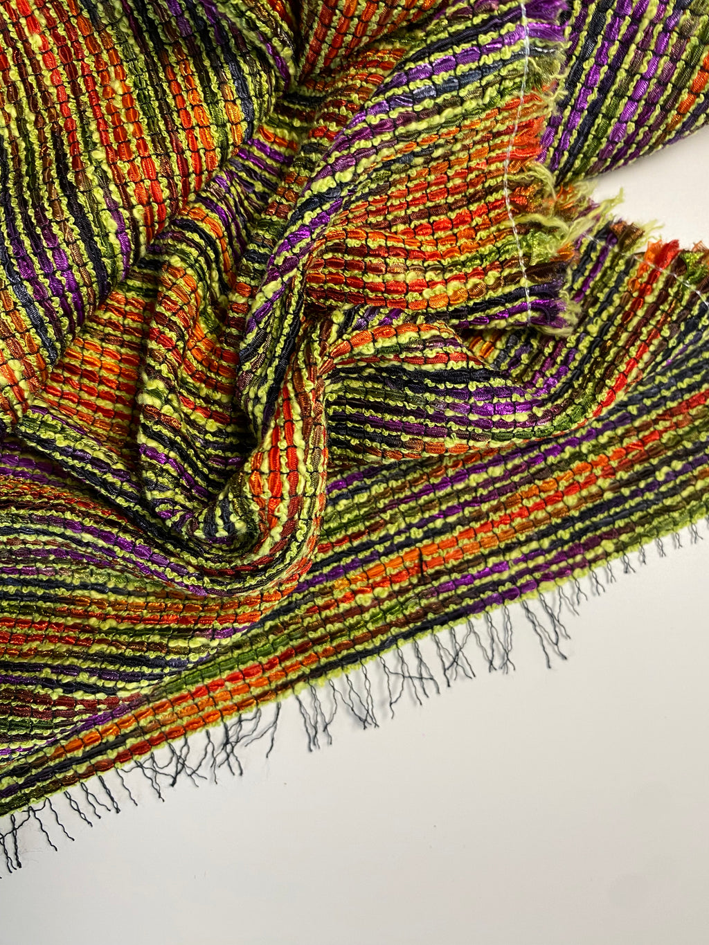 122MX. Thin tweed bouclé.