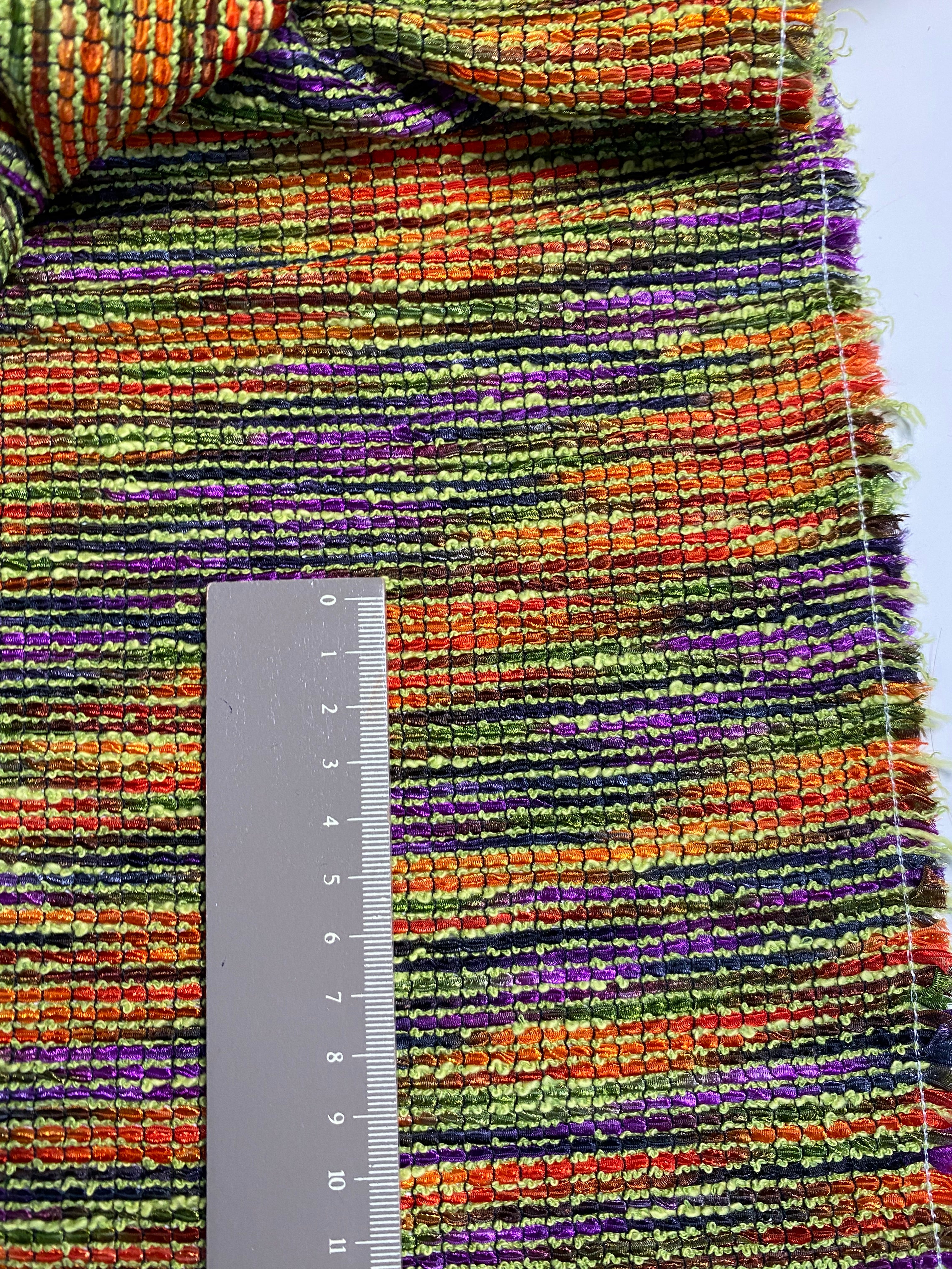 122MX. Thin tweed bouclé.