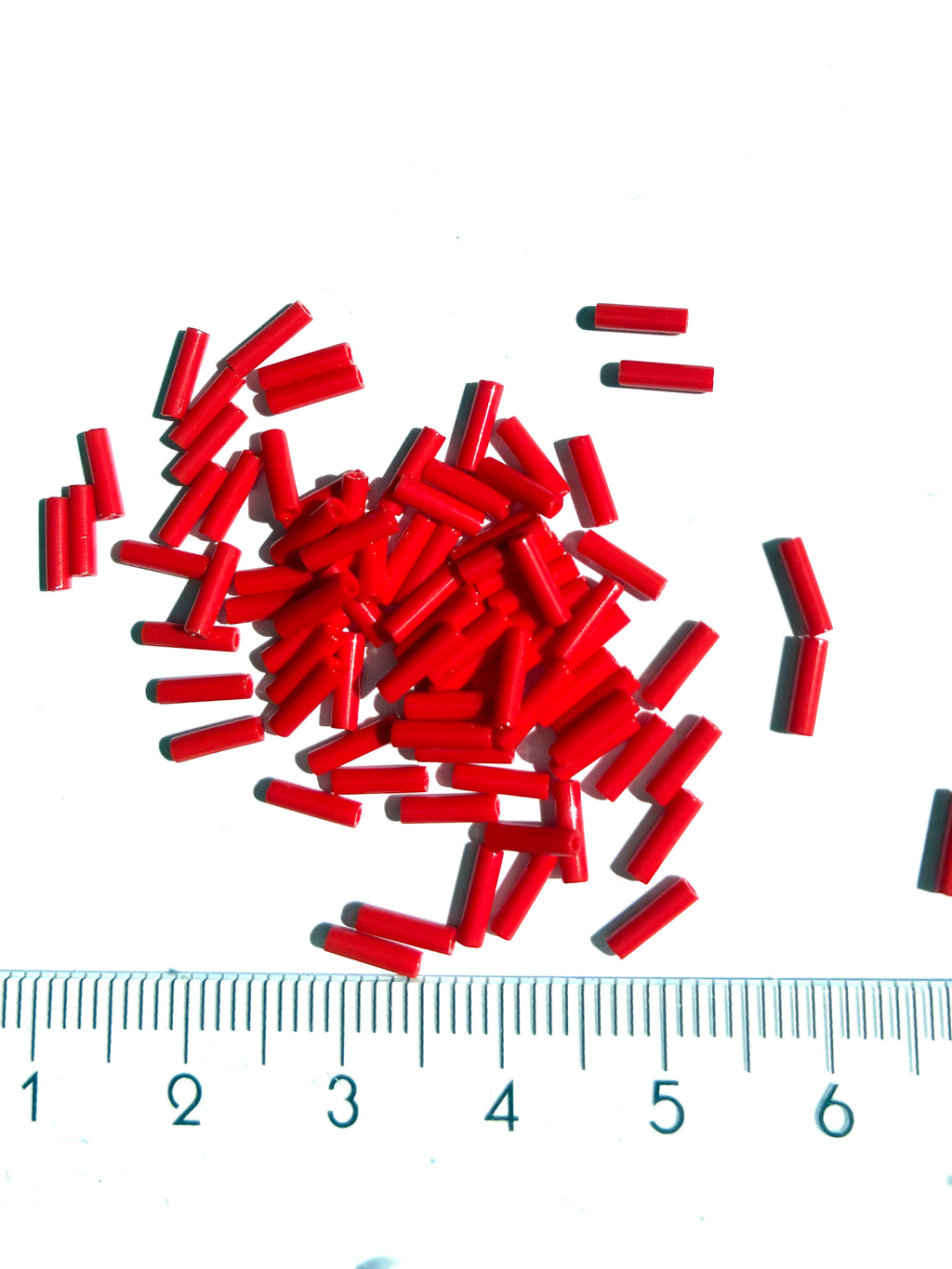 4081. Glass tube beads 6mm.