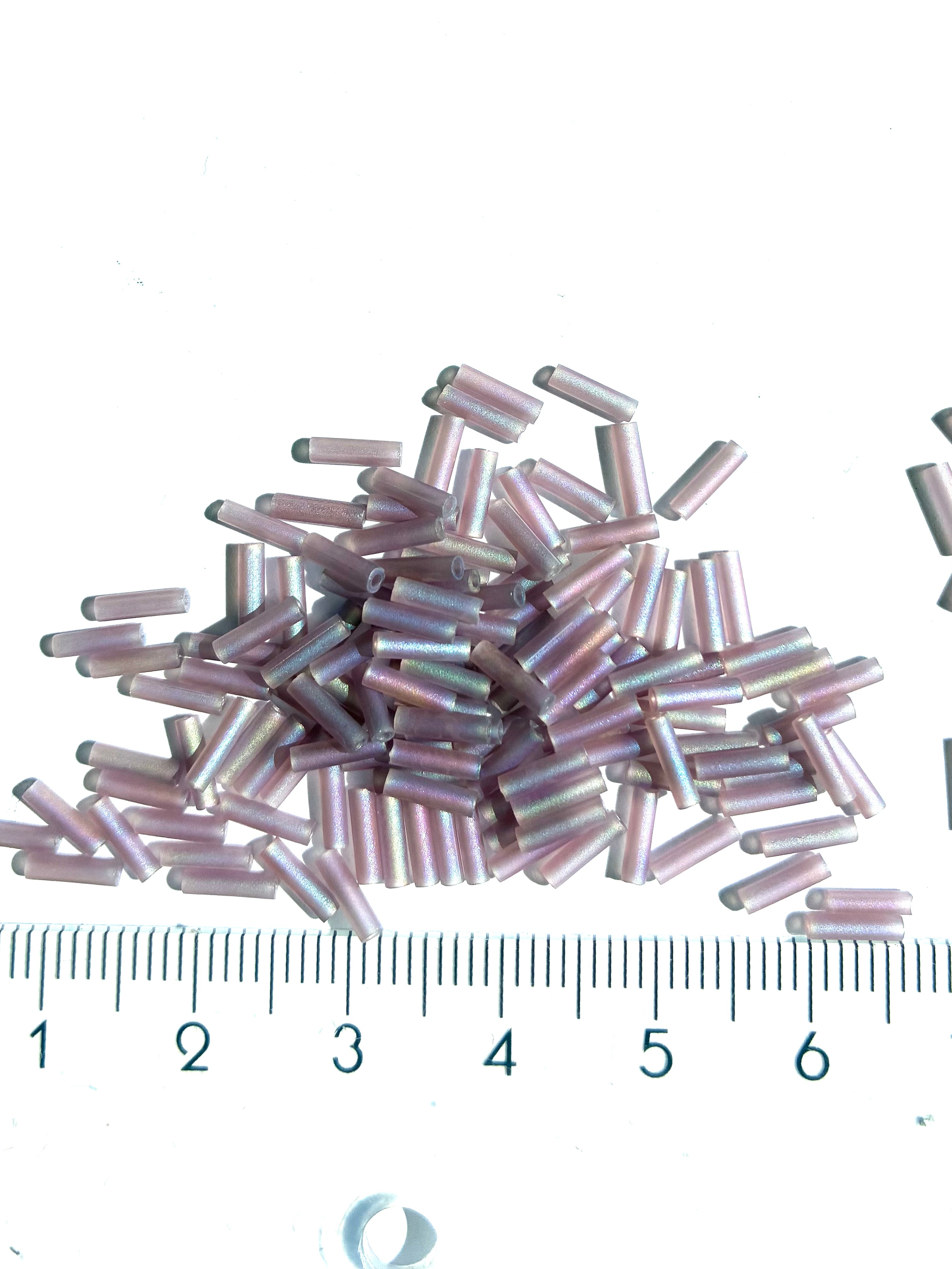 1421. Glass tube beads 6mm.