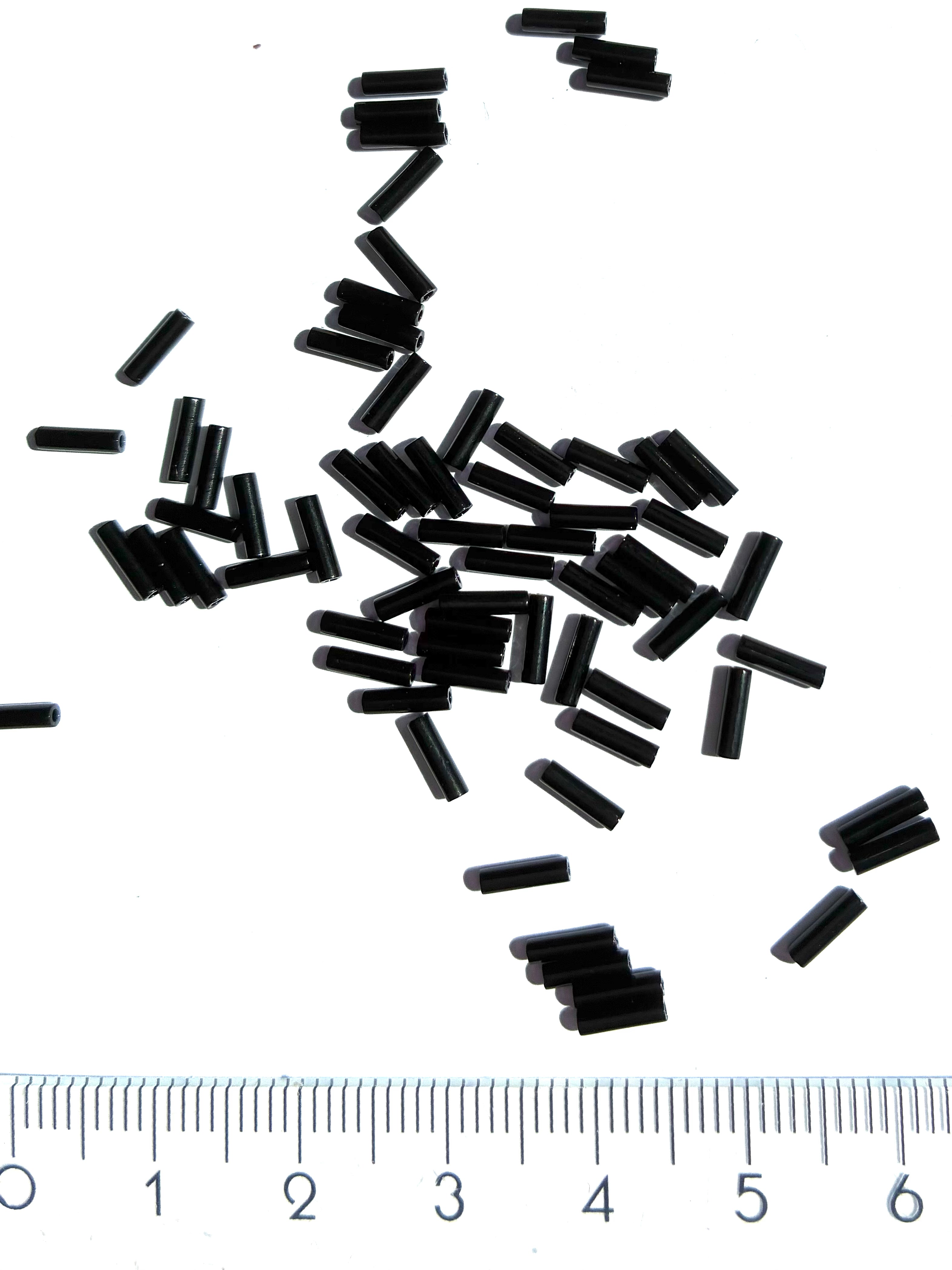 4811. Glass tube beads 6mm.