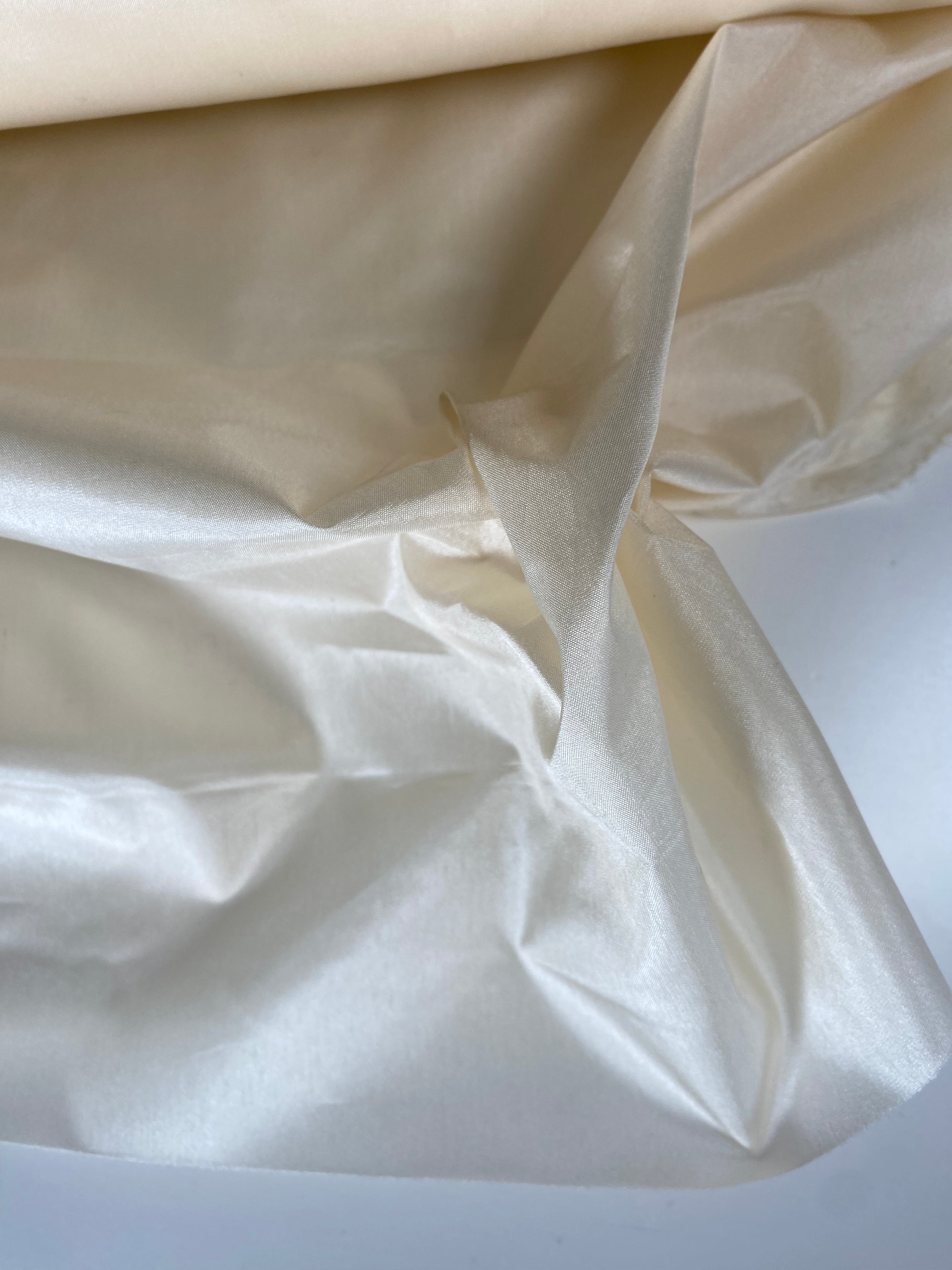 286S. Parachute silk taffeta. 75g/m2. 3m coupon.