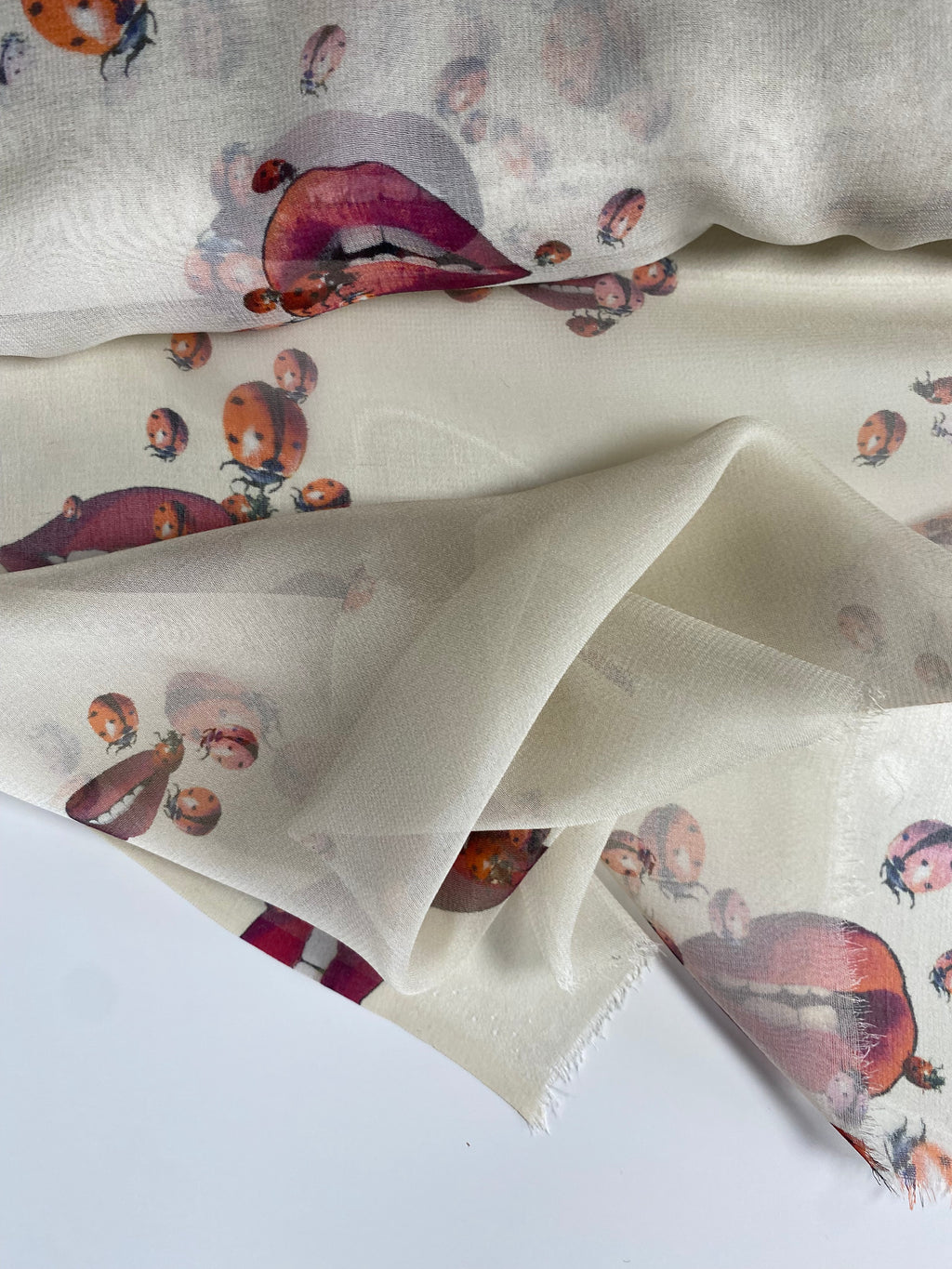 130S. Thin silk. 30g/m2.