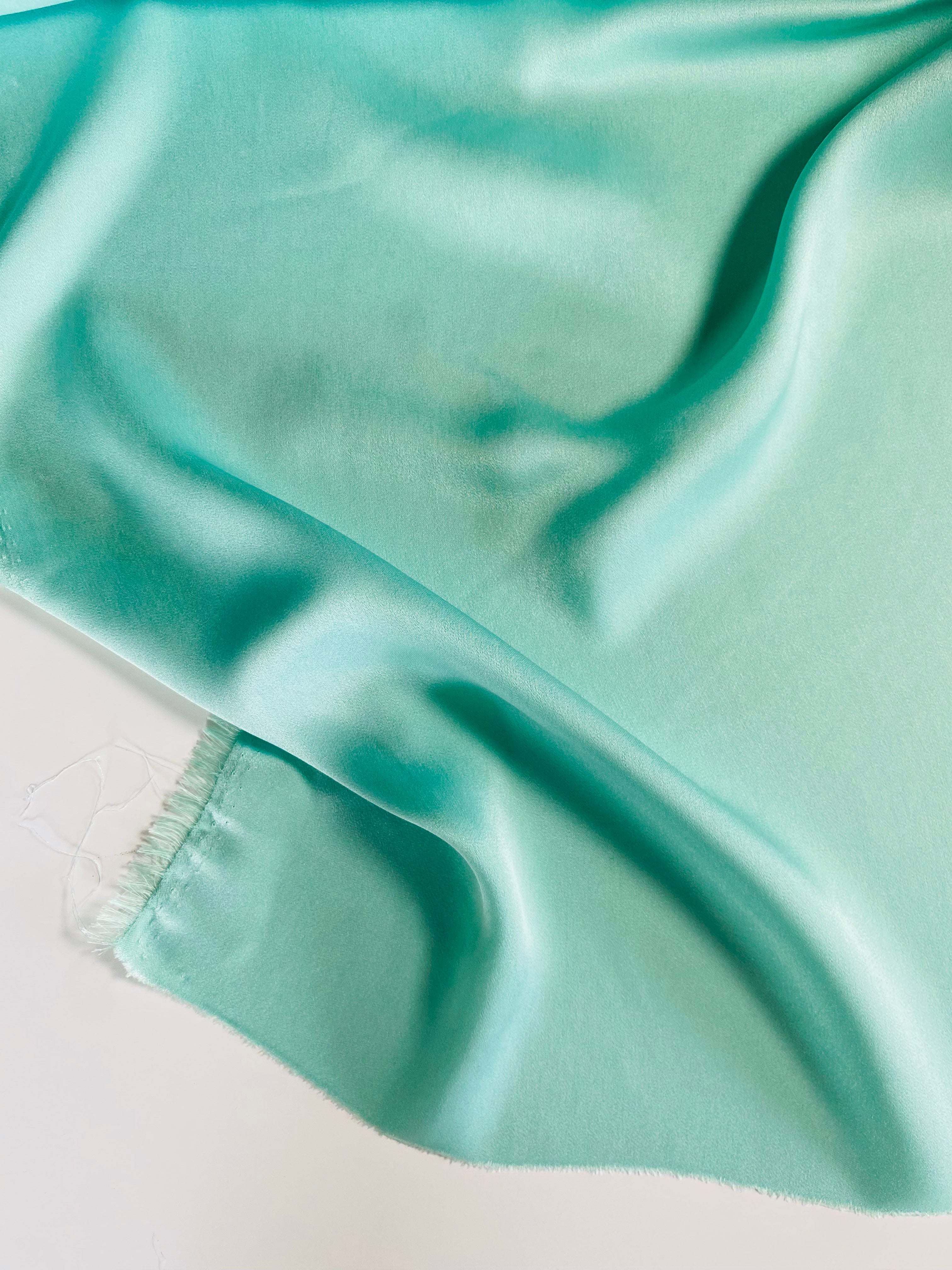 133P. Satin. 95g/m2.