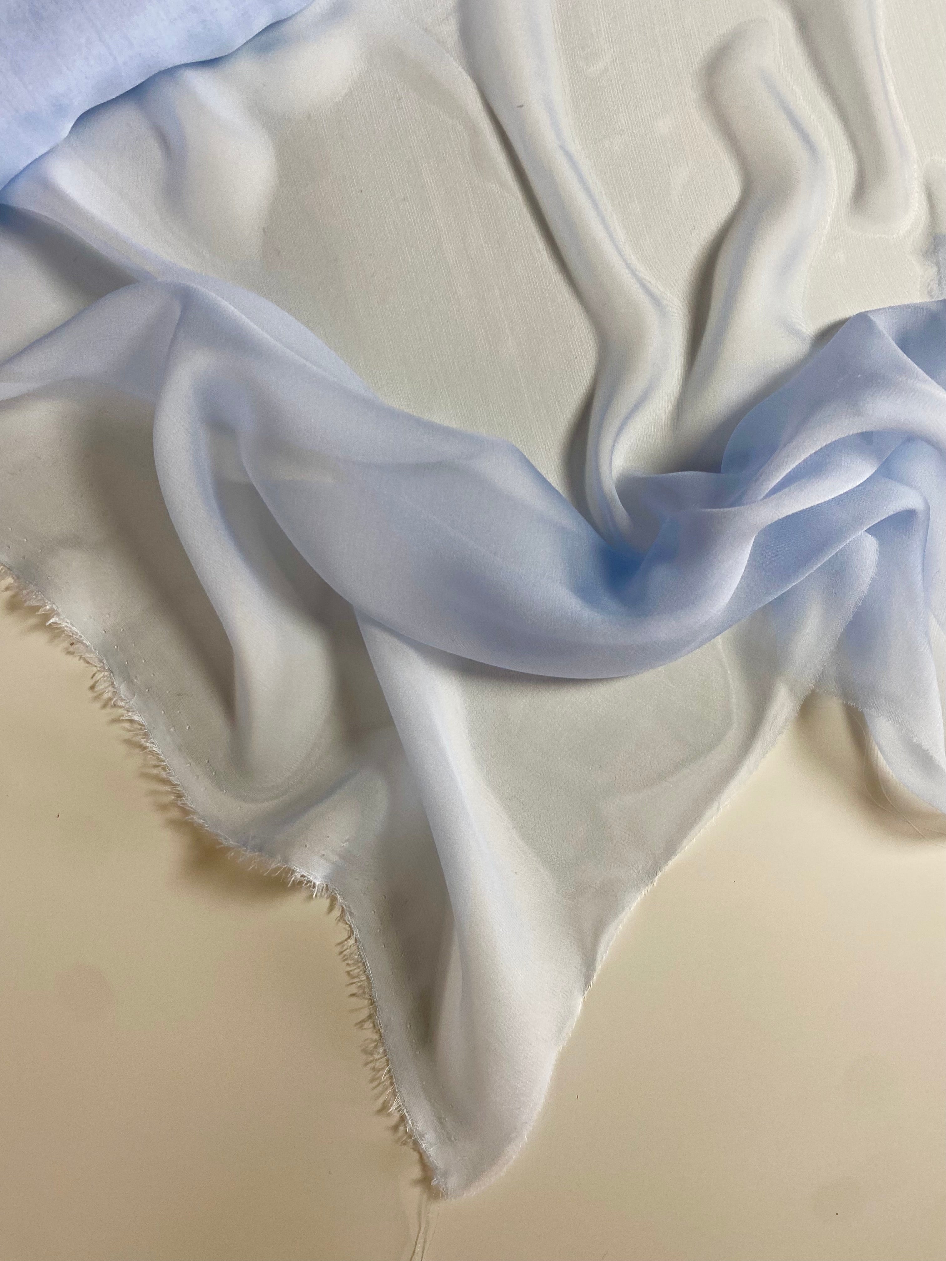 143S. Silk chiffon. 25g/m2.