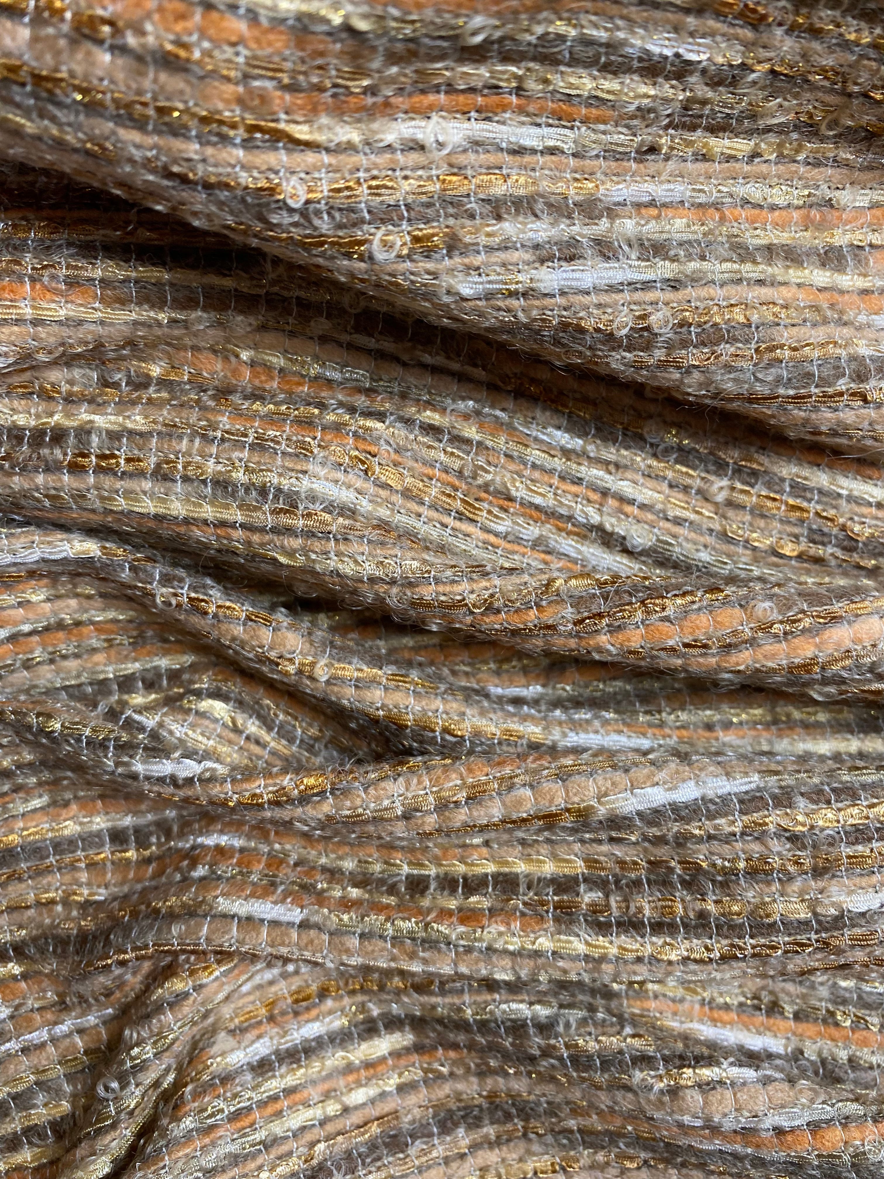183MX. Structured tweed.. 1,60m und 2m coupons.