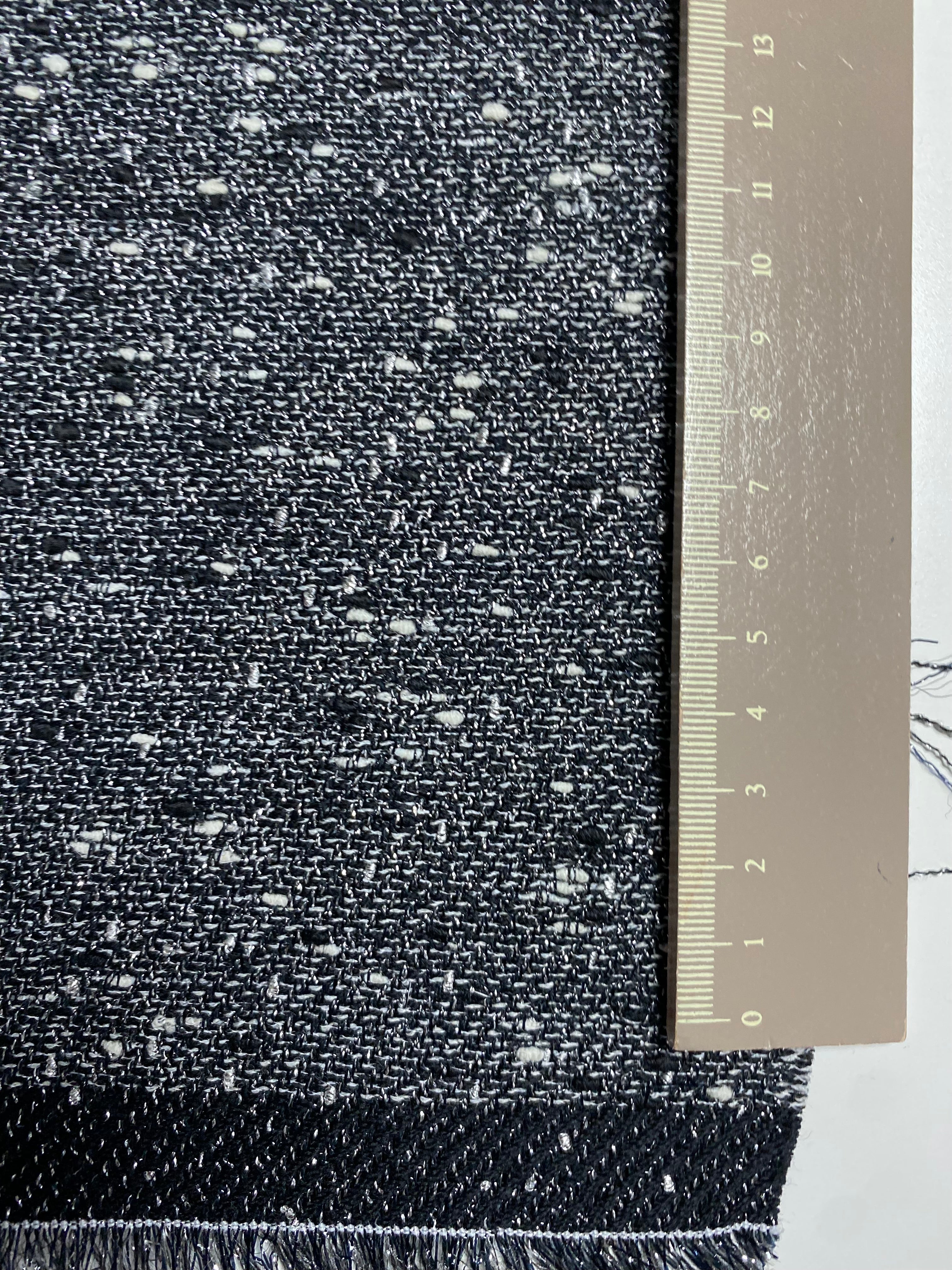 189MX. Thin tweed bouclé.