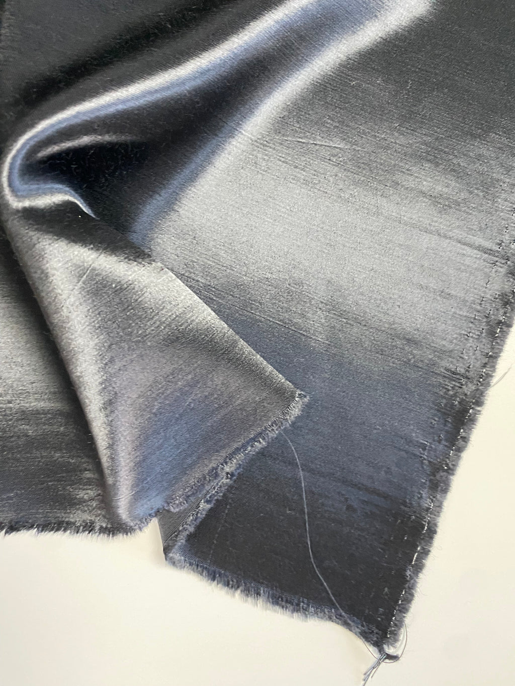168VW. Satin. Viscose-wool. 190g/m2.