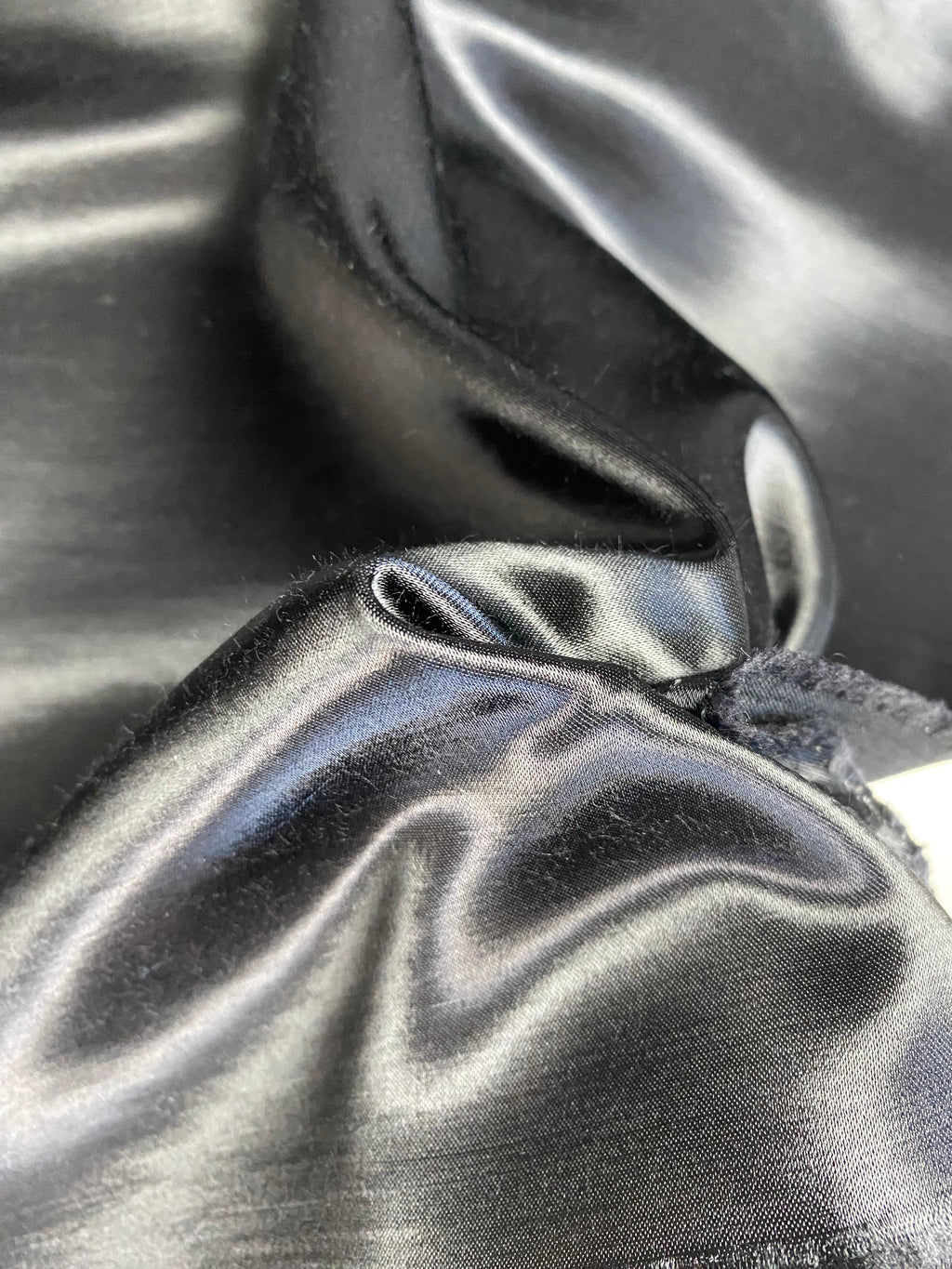 168VW. Satin. Viscose-wool. 190g/m2.