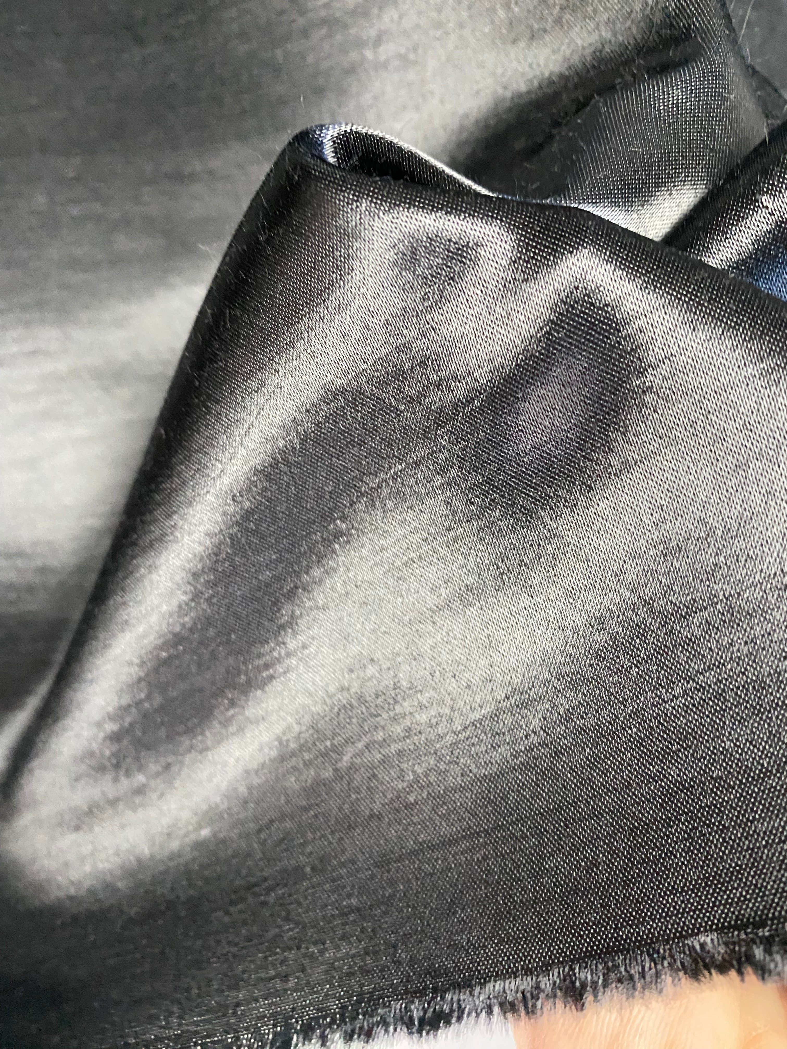 168VW. Satin. Viscose-wool. 190g/m2.