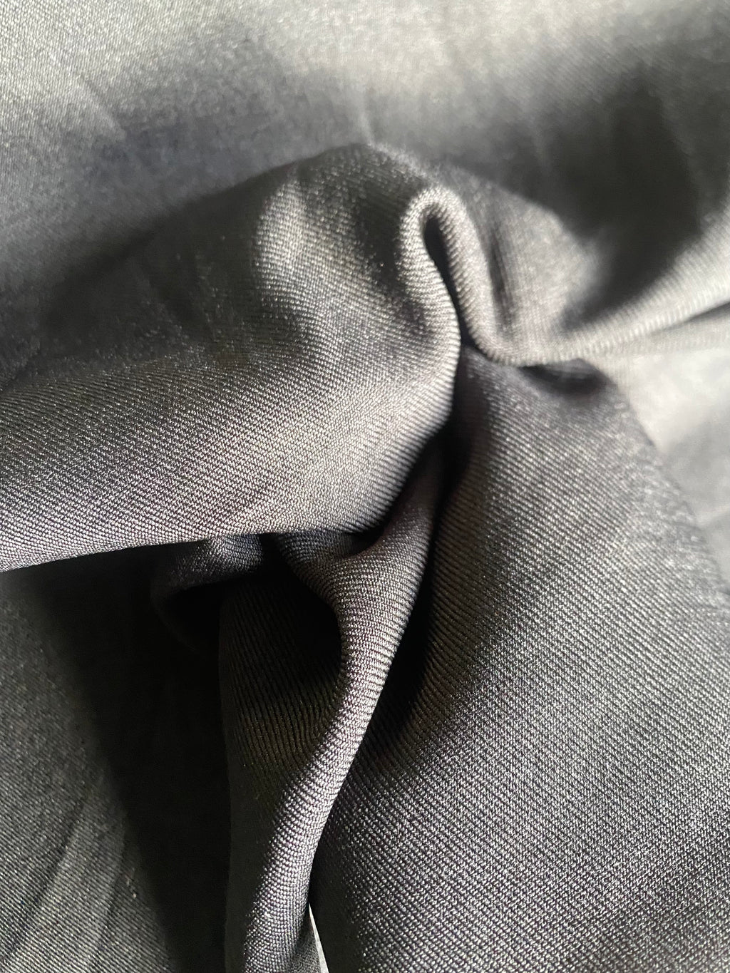 429P. Technical twill with creased effect. 280 g/m2.