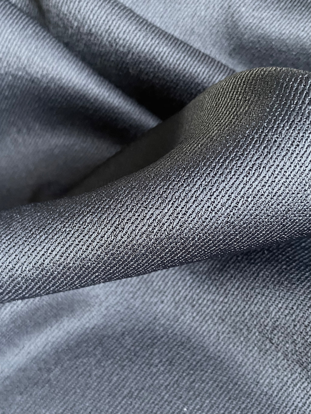 137V. Viscose twill. 250g/m2. 1m coupon