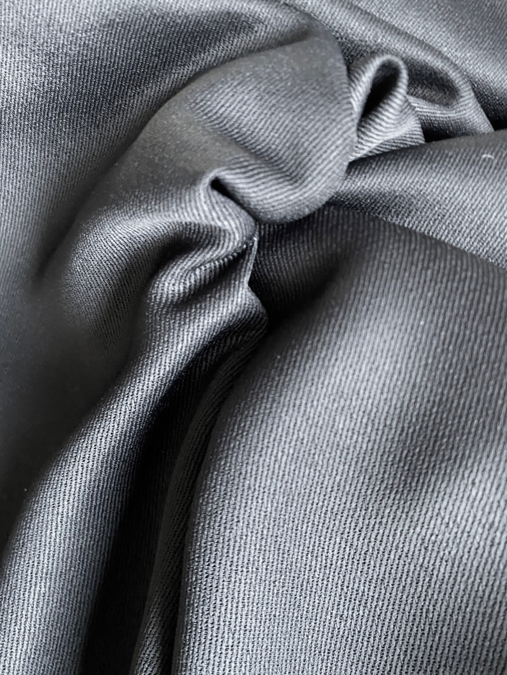 137V. Viscose twill. 250g/m2. 1m coupon