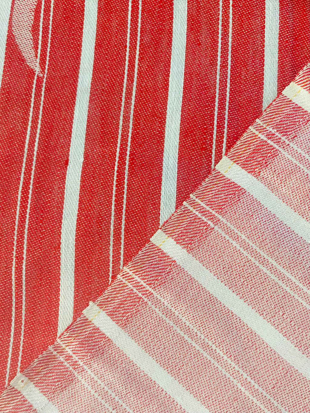 272L. Linen. 145g/m2.