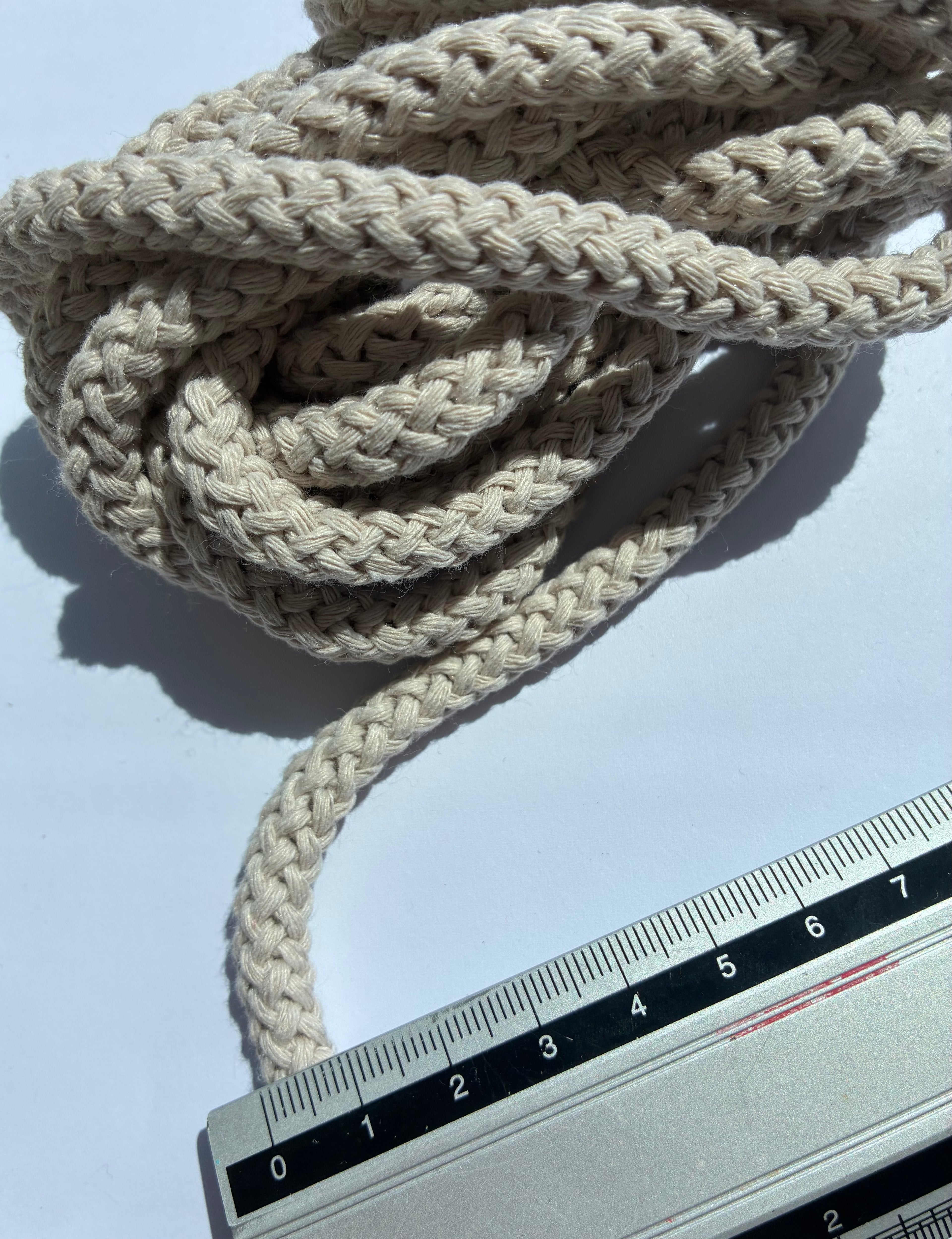 1032ACC. Weaved cord. 8mm. Beige.