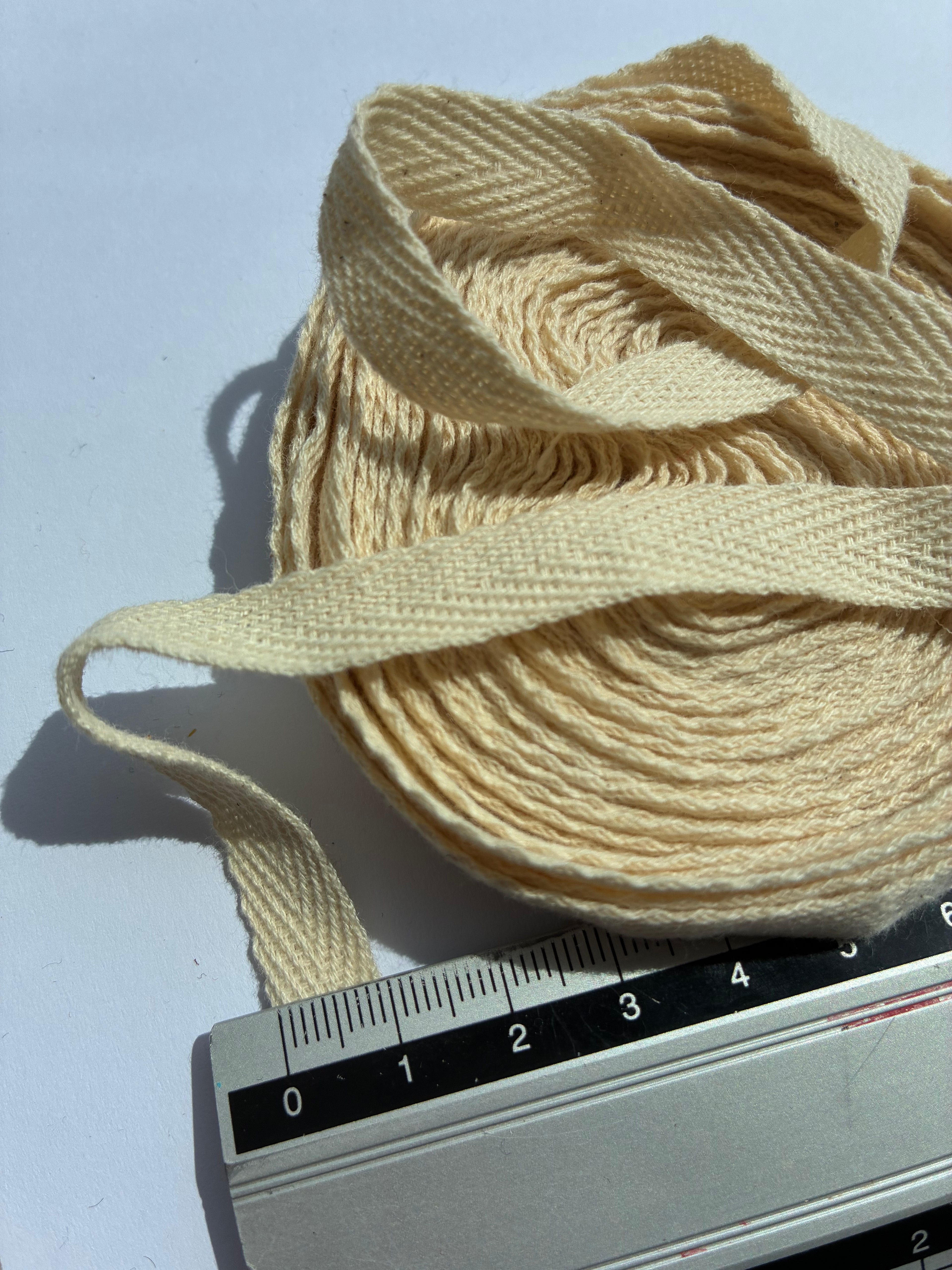 1022ACC. Soft herringbone tape. 10mm.