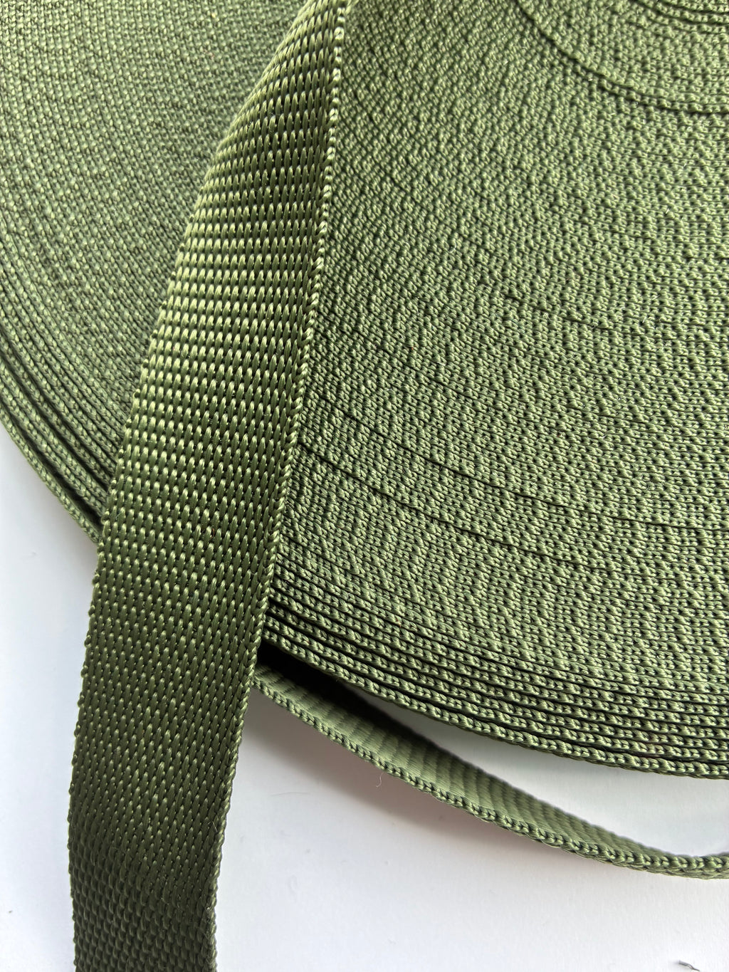 1015ACC. Robust weaved band. 24mm.