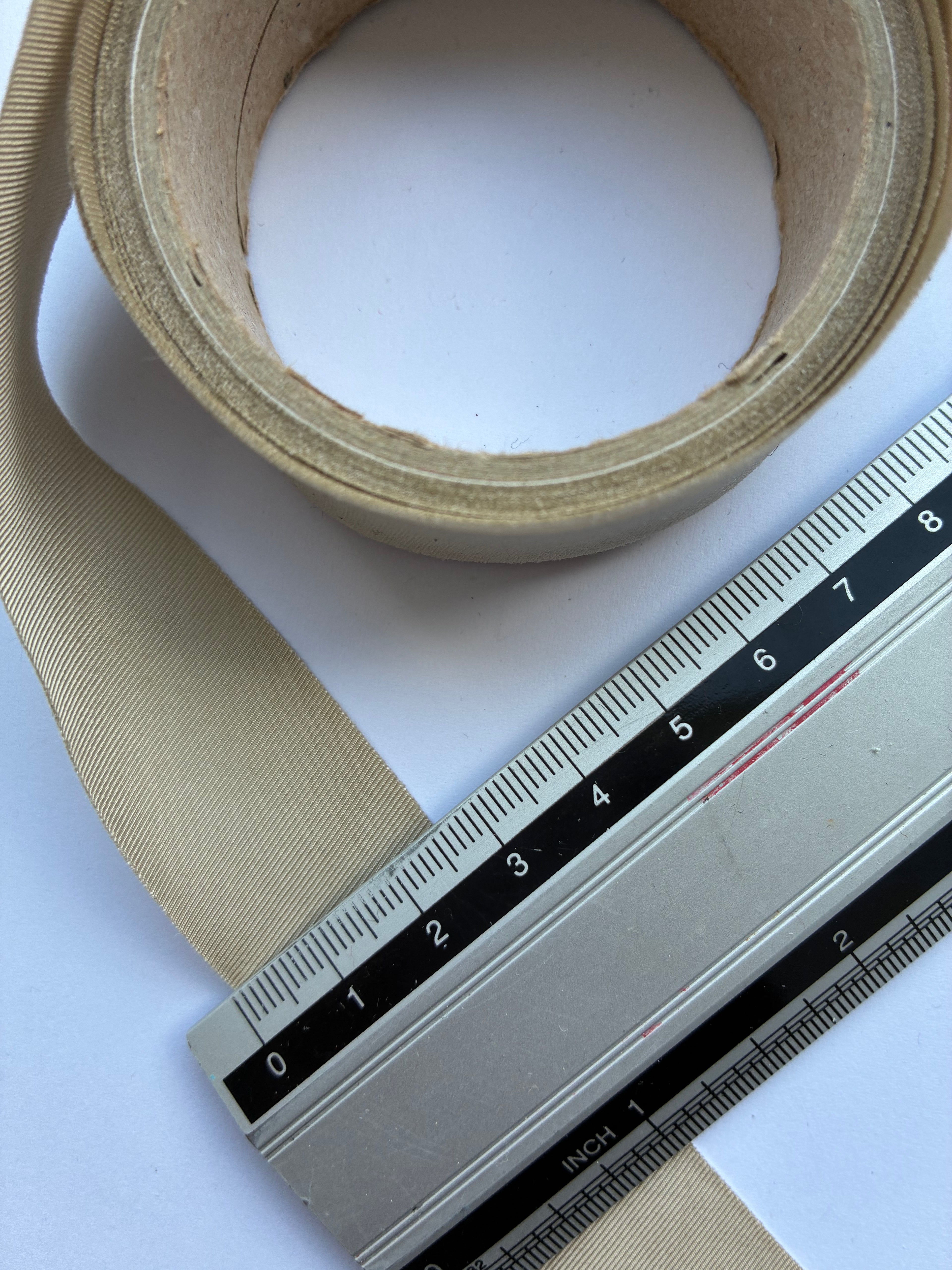 1094ACC. CO. Bias tape. 25mm.