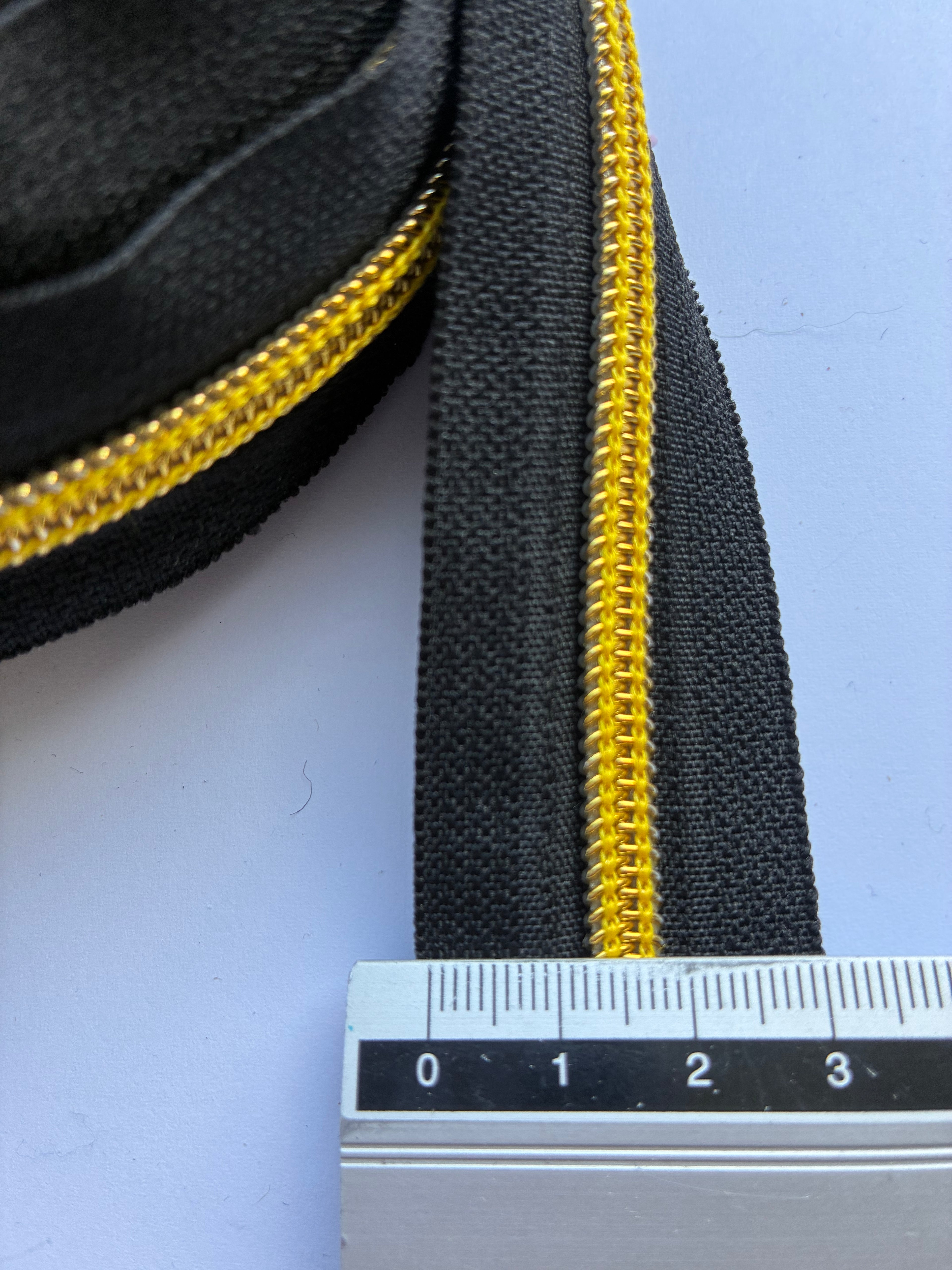 1098ACC. PL. Zipper closure tape.