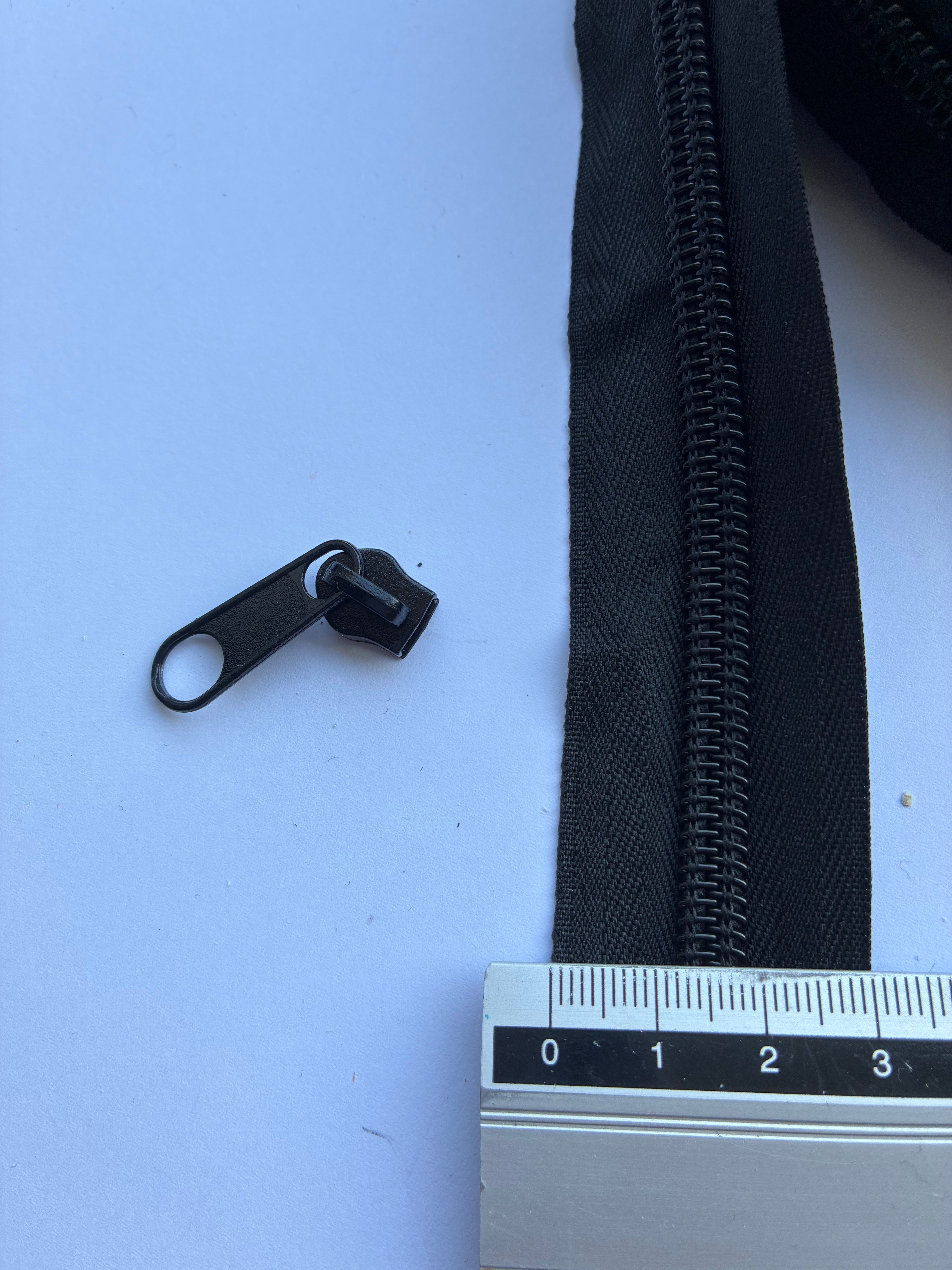 1099ACC. PL. Zipper closure tape.