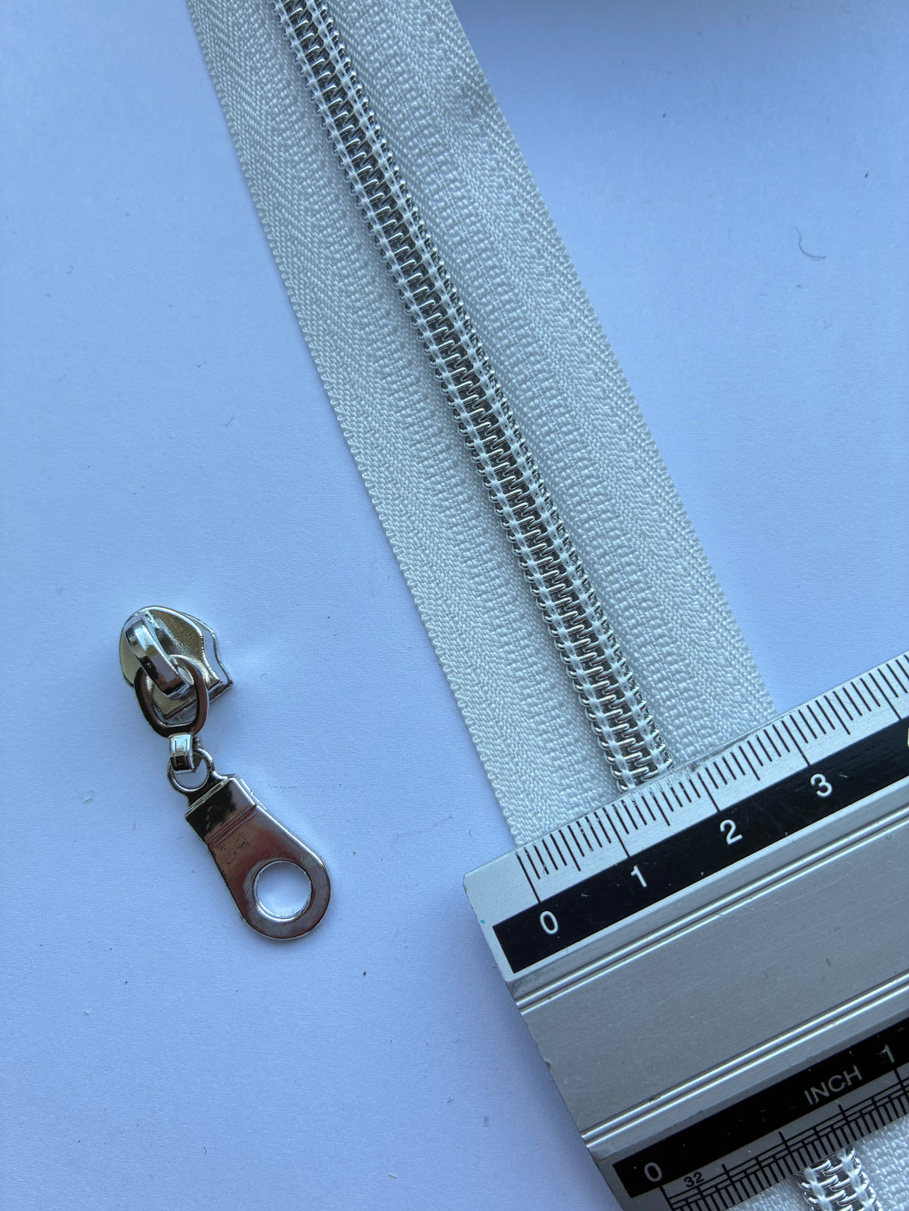 1100ACC. PL. Zipper closure tape.