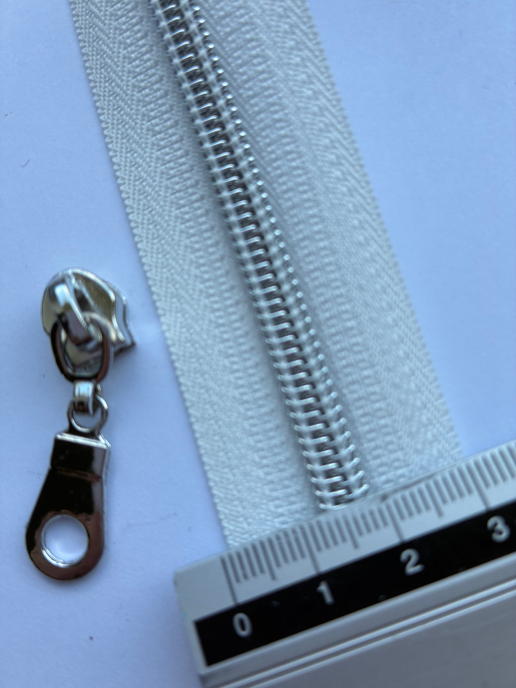 1100ACC. PL. Zipper closure tape.