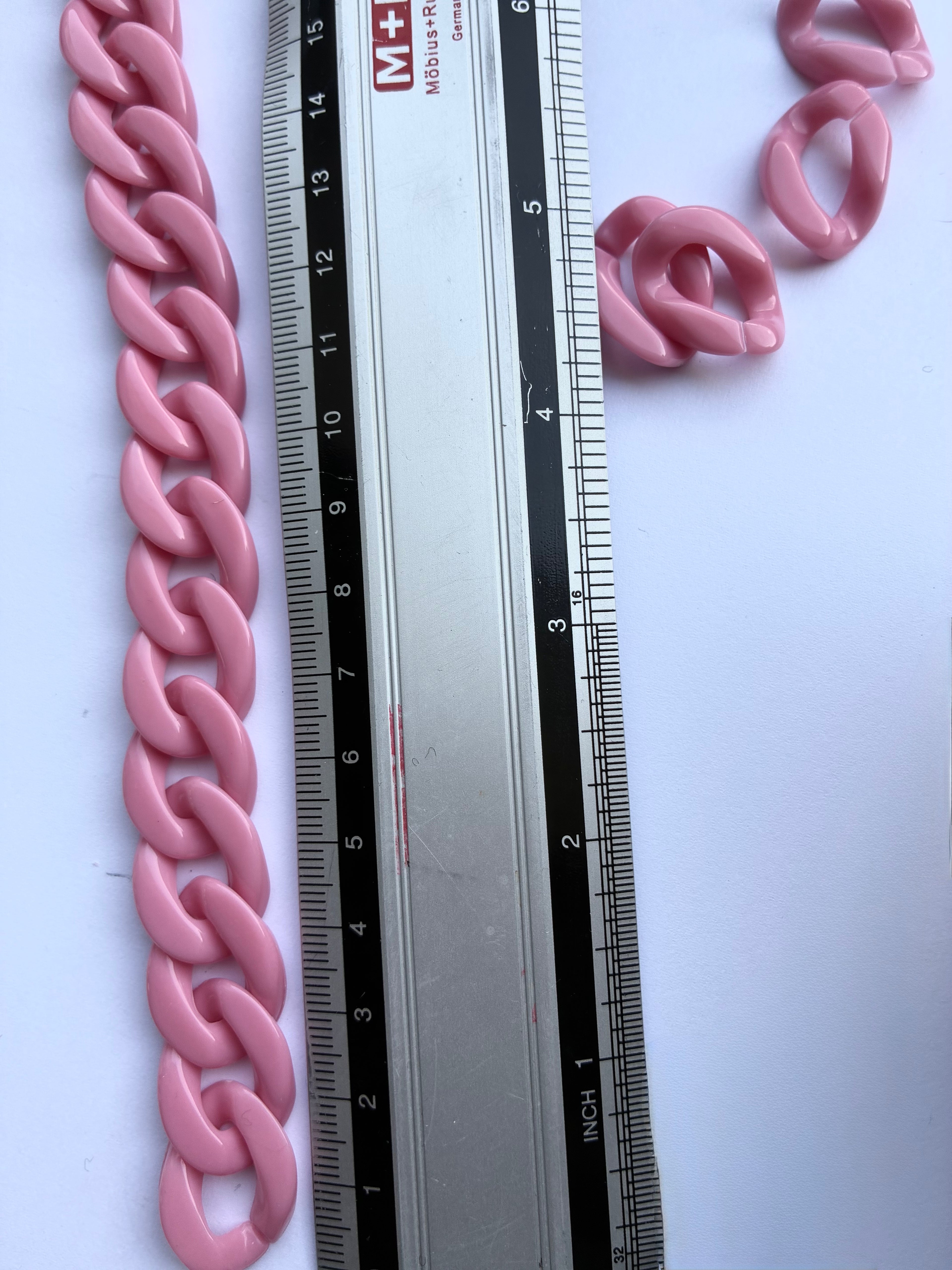 1109ACC. Decorative chain. 15mm. Pink gloss.