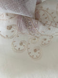 226LC. Embroidered linen. 95g/m2.