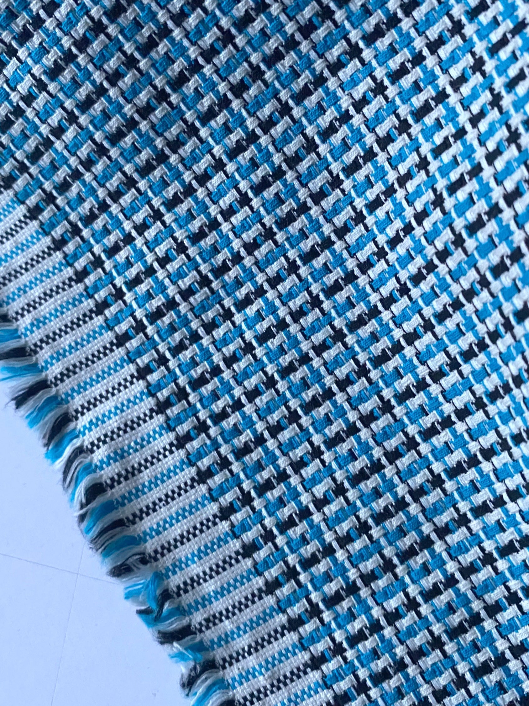 411C. Tweed. 320g/m2.